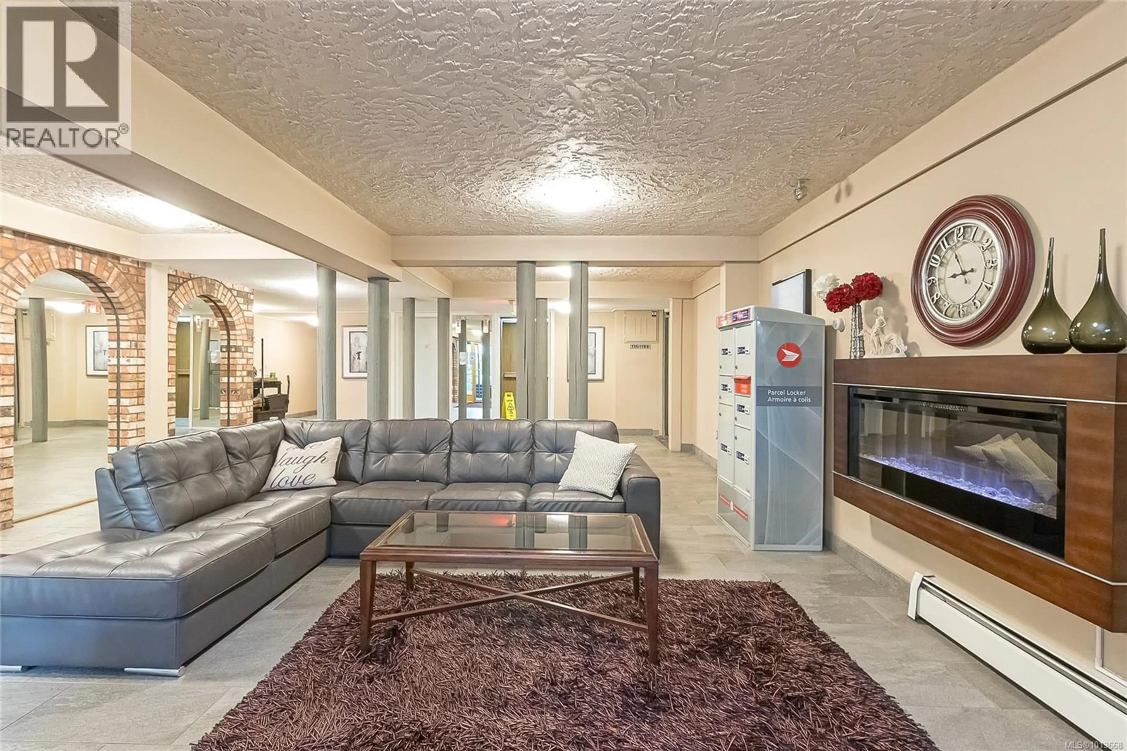 Lobby for 407 - 1009 MCKENZIE AVENUE, Saanich British Columbia V8X4B1