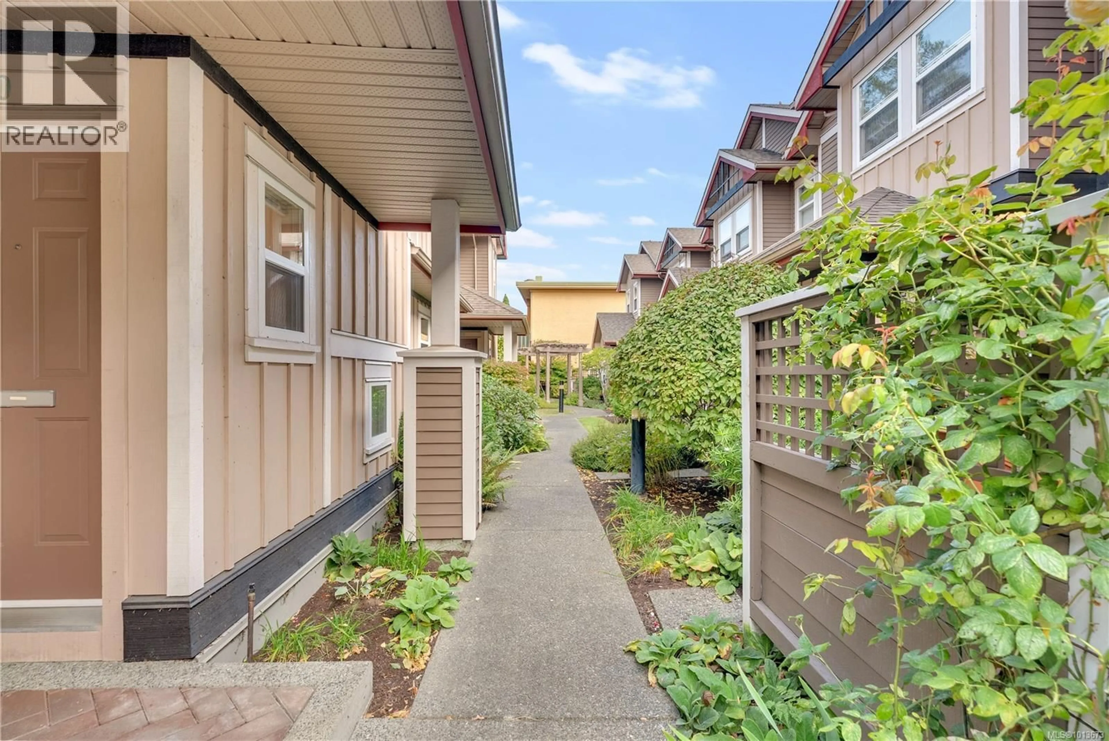 Patio, street for 2260 KINROSS AVENUE, Oak Bay British Columbia V8R2N5