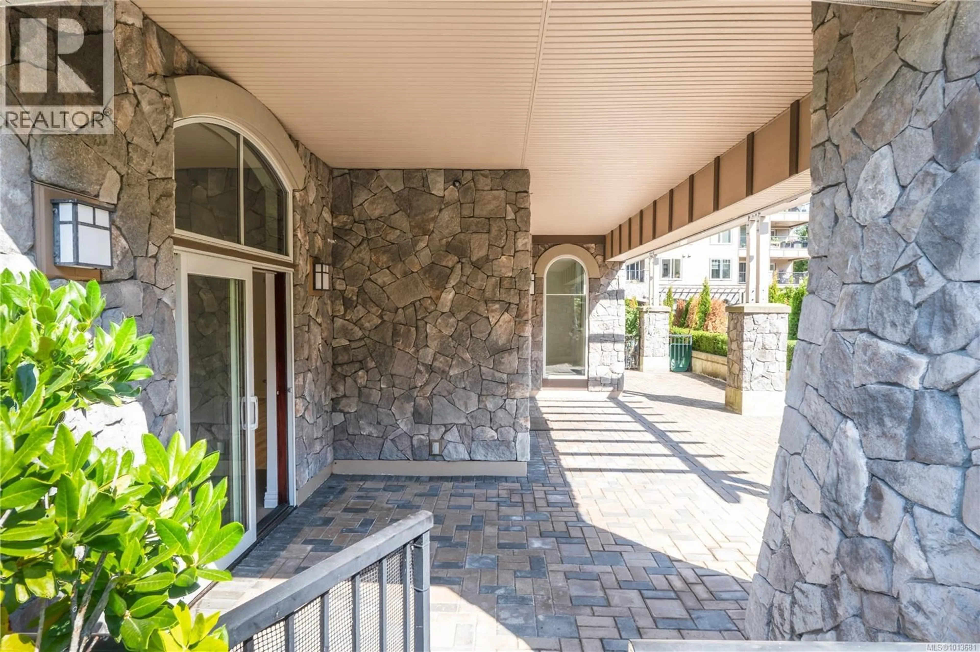 Patio, street for 147 - 1335 BEAR MOUNTAIN PARKWAY, Langford British Columbia V9B6T9