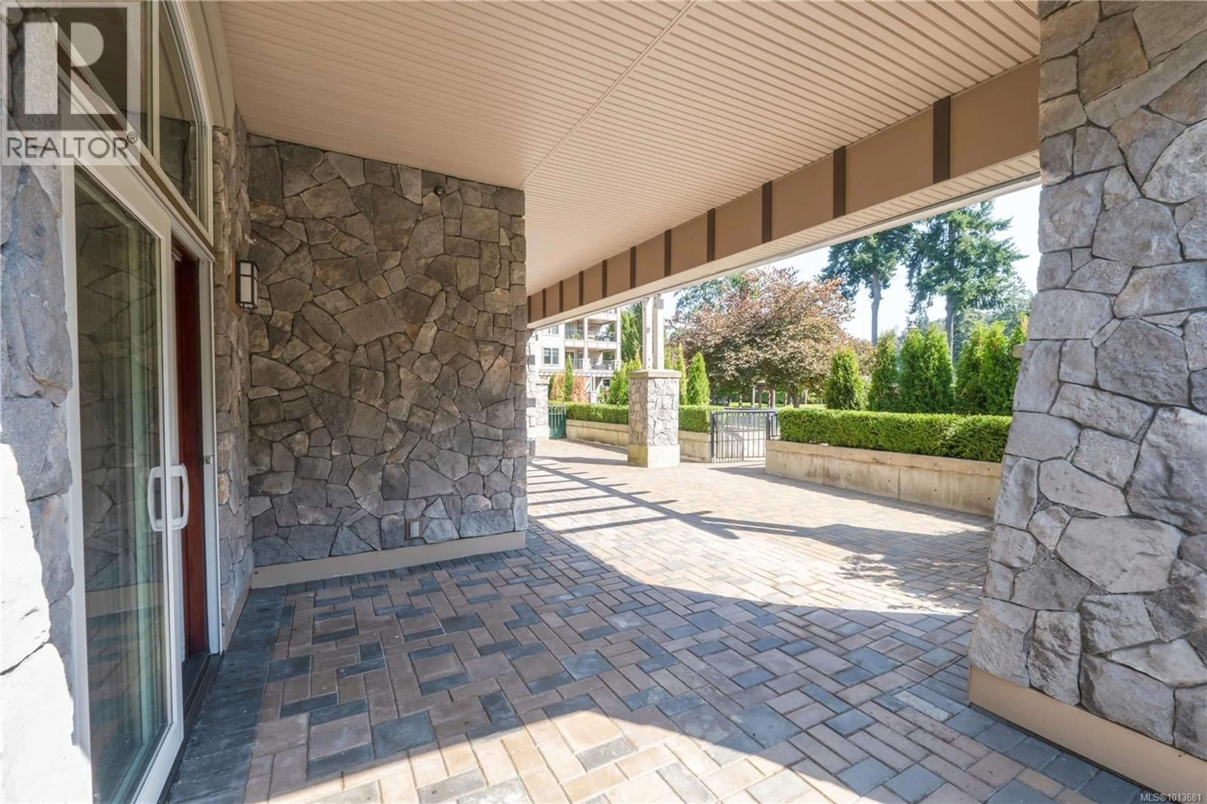 Patio, street for 147 - 1335 BEAR MOUNTAIN PARKWAY, Langford British Columbia V9B6T9