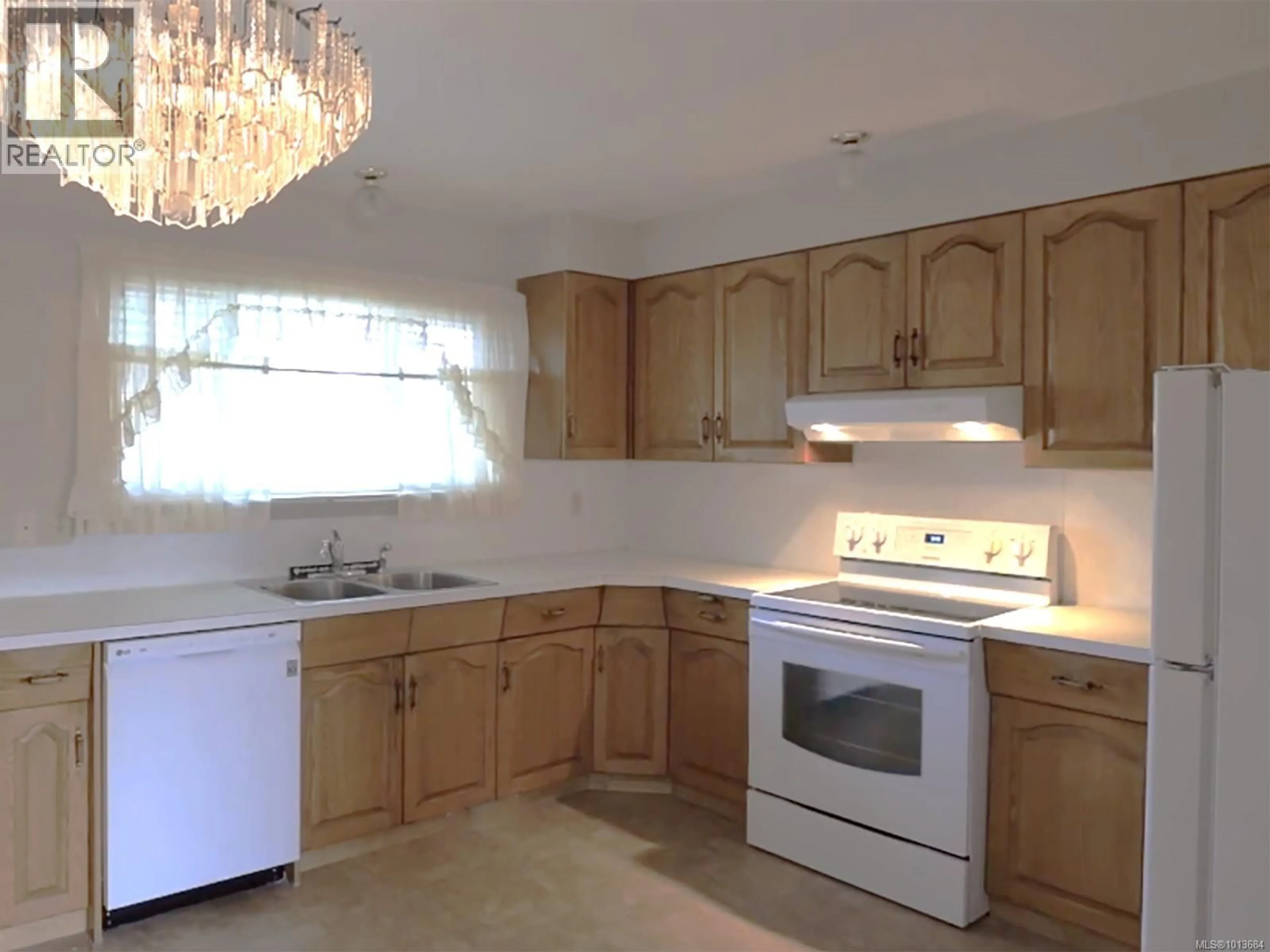 Standard kitchen, unknown for 395 CHESTERLEA AVENUE, Nanaimo British Columbia V9R4B2