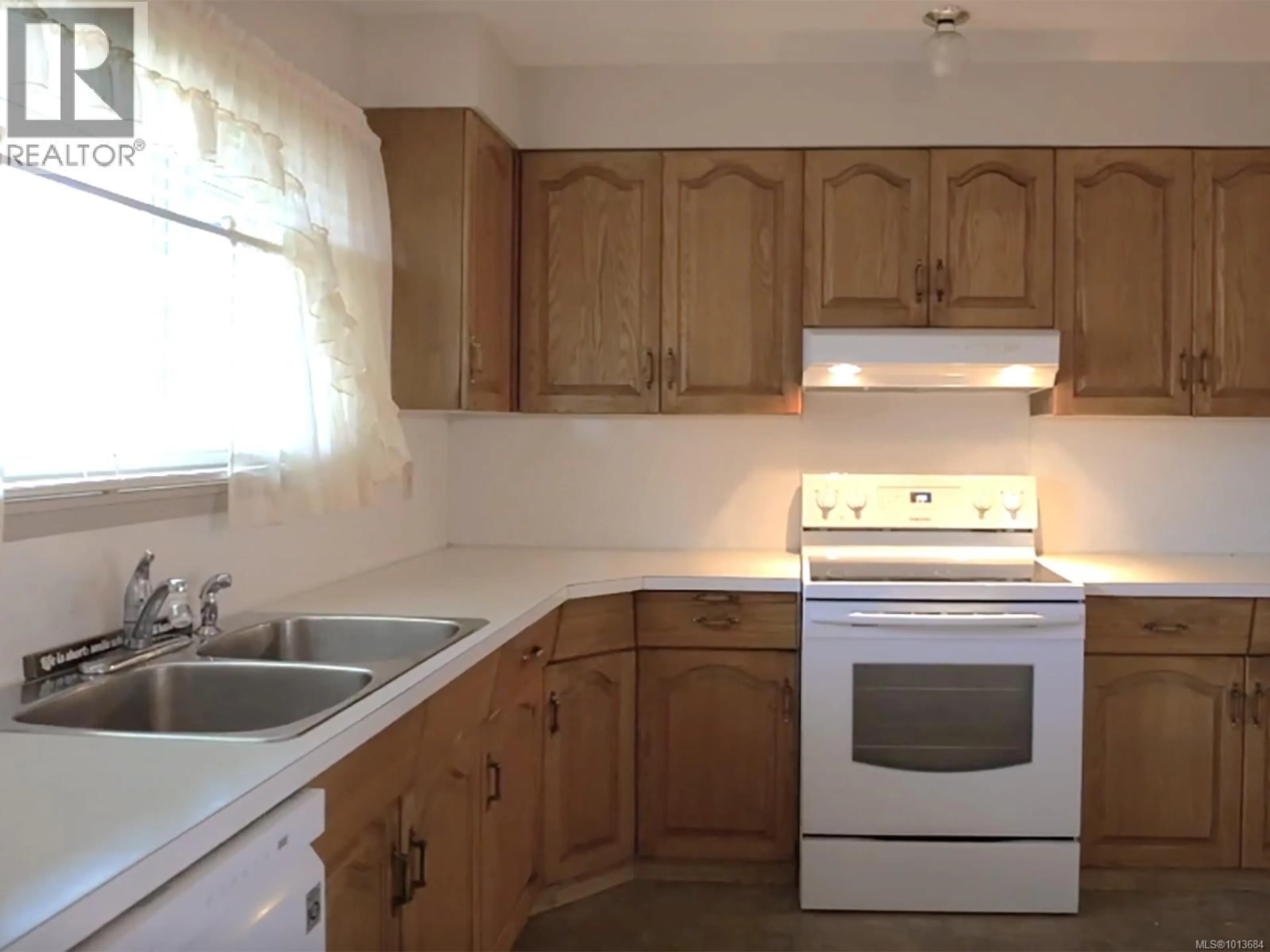 Standard kitchen, unknown for 395 CHESTERLEA AVENUE, Nanaimo British Columbia V9R4B2