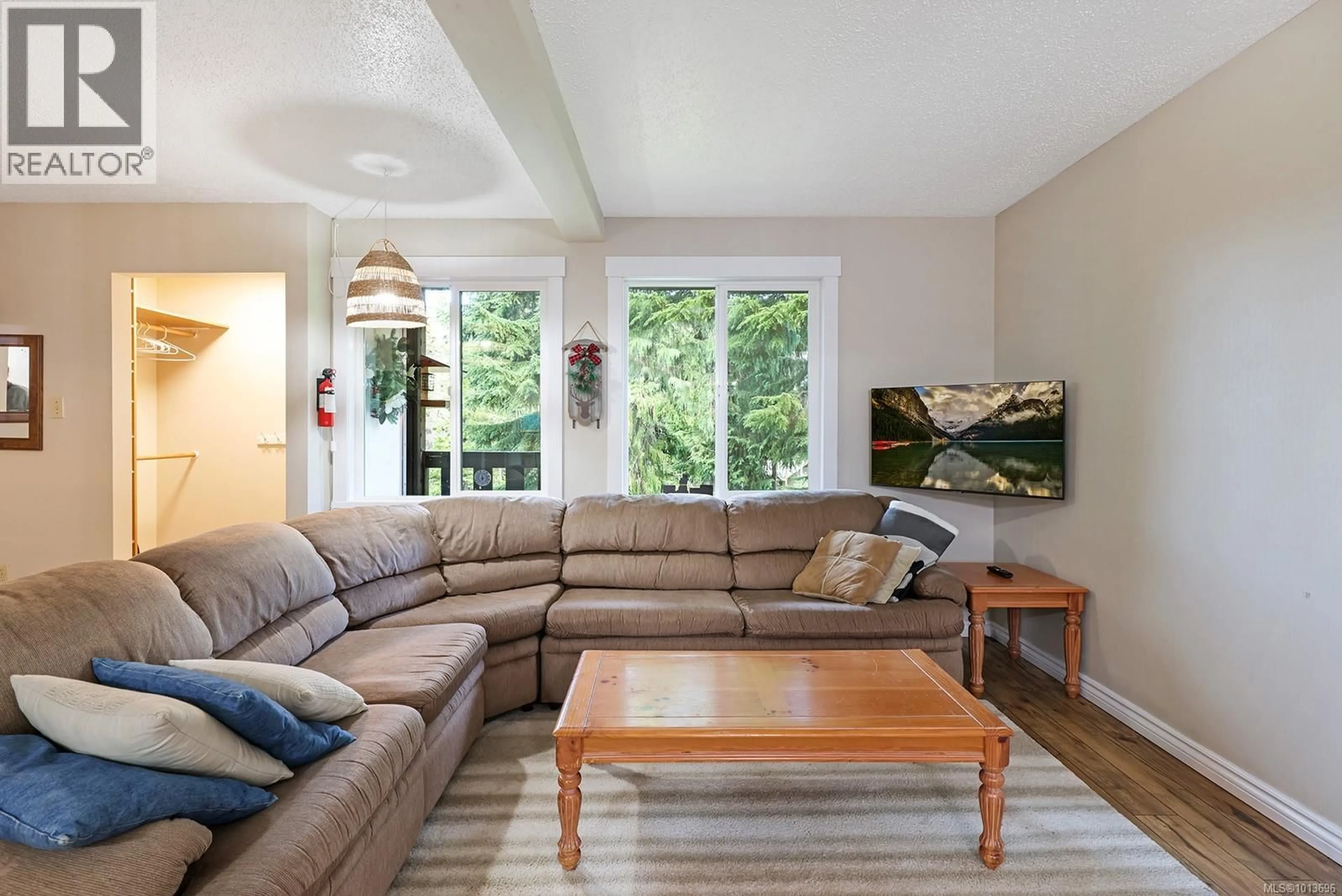 Living room with furniture, unknown for 2 - 1084 WASHINGTON WAY, Courtenay British Columbia V9J1L0