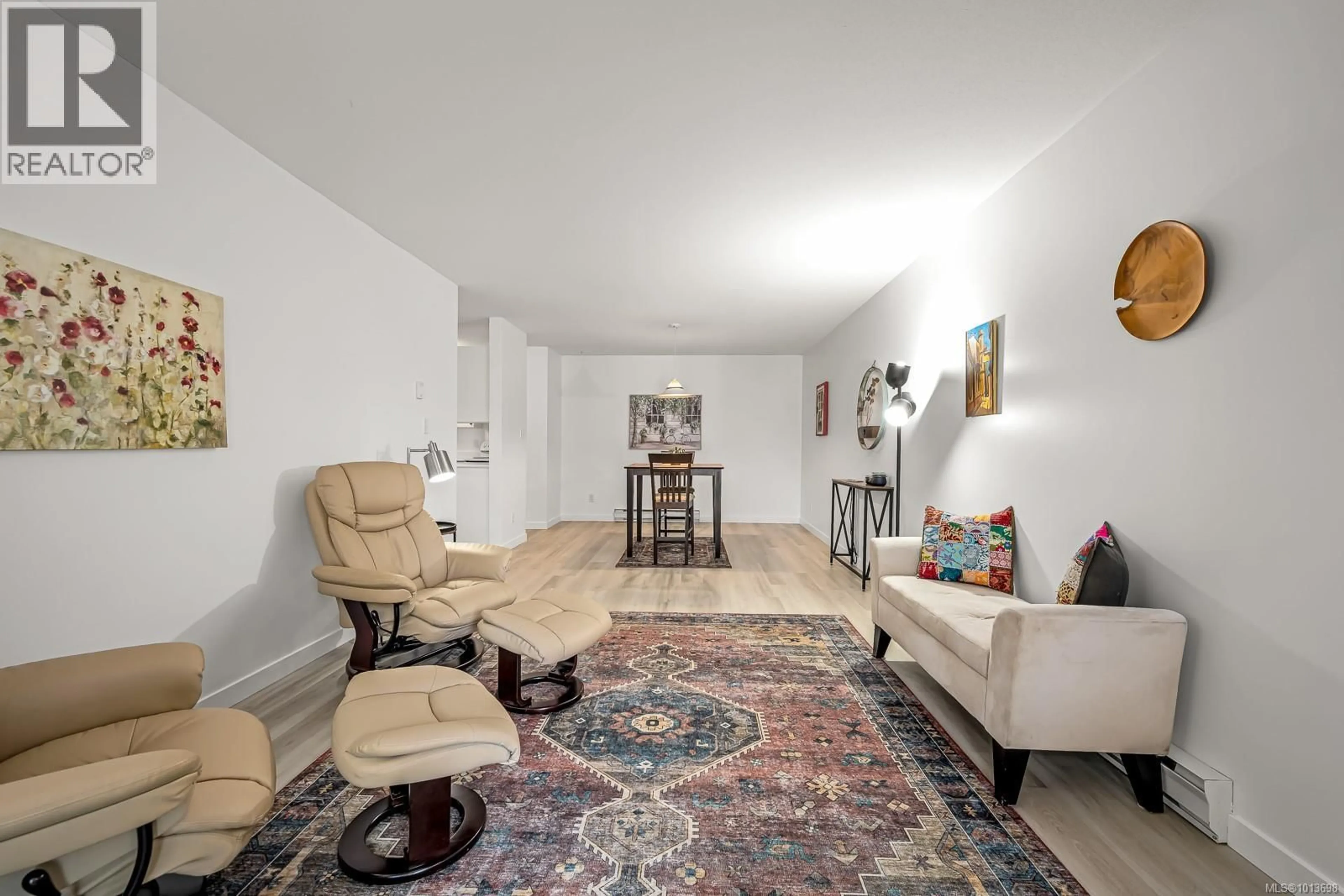 Living room with furniture, unknown for 306 - 1355 CUMBERLAND ROAD, Courtenay British Columbia V9N2G1