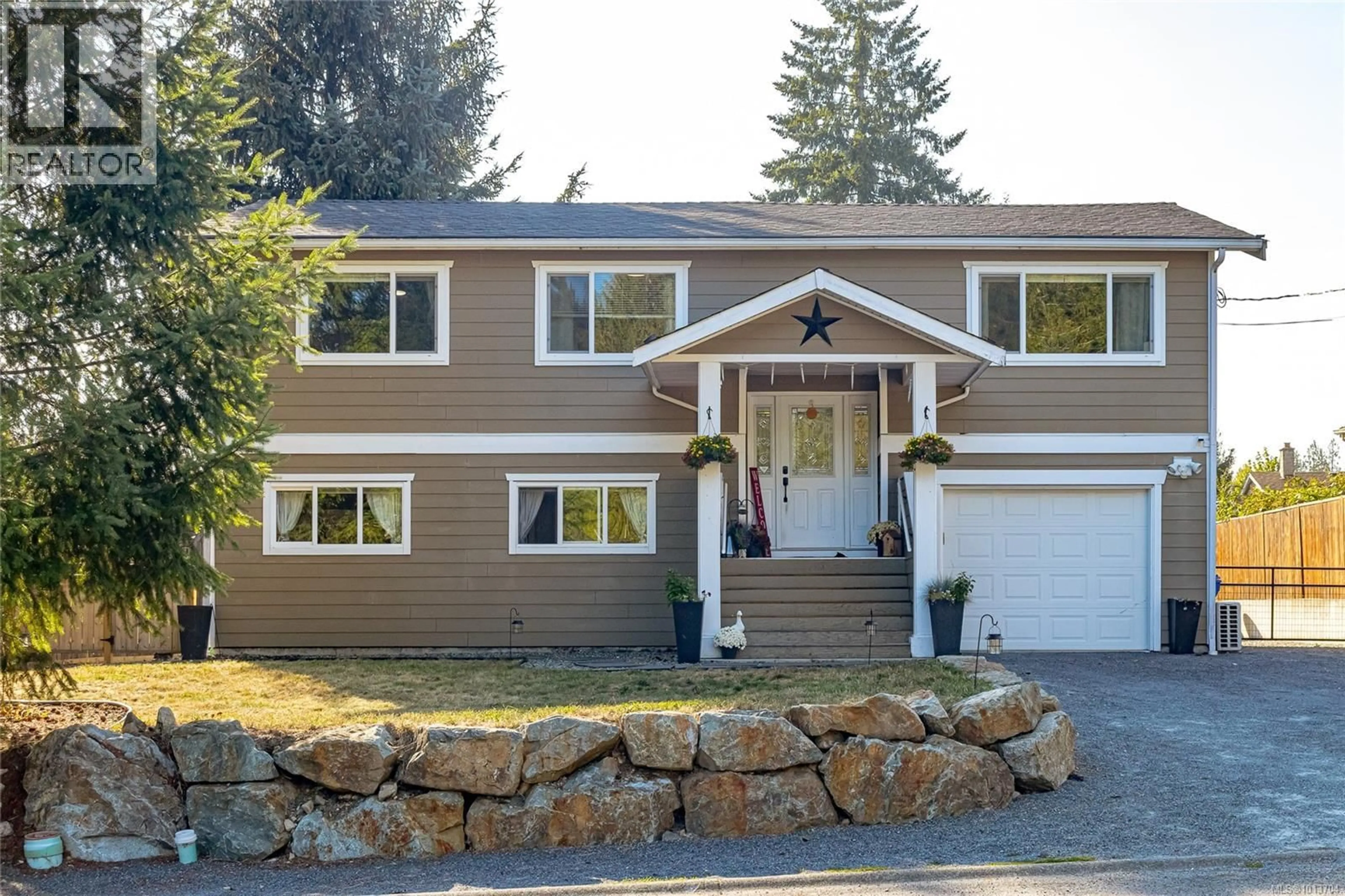 Home with vinyl exterior material, street for 200 JOHNSON PLACE, Lake Cowichan British Columbia V0R2G0