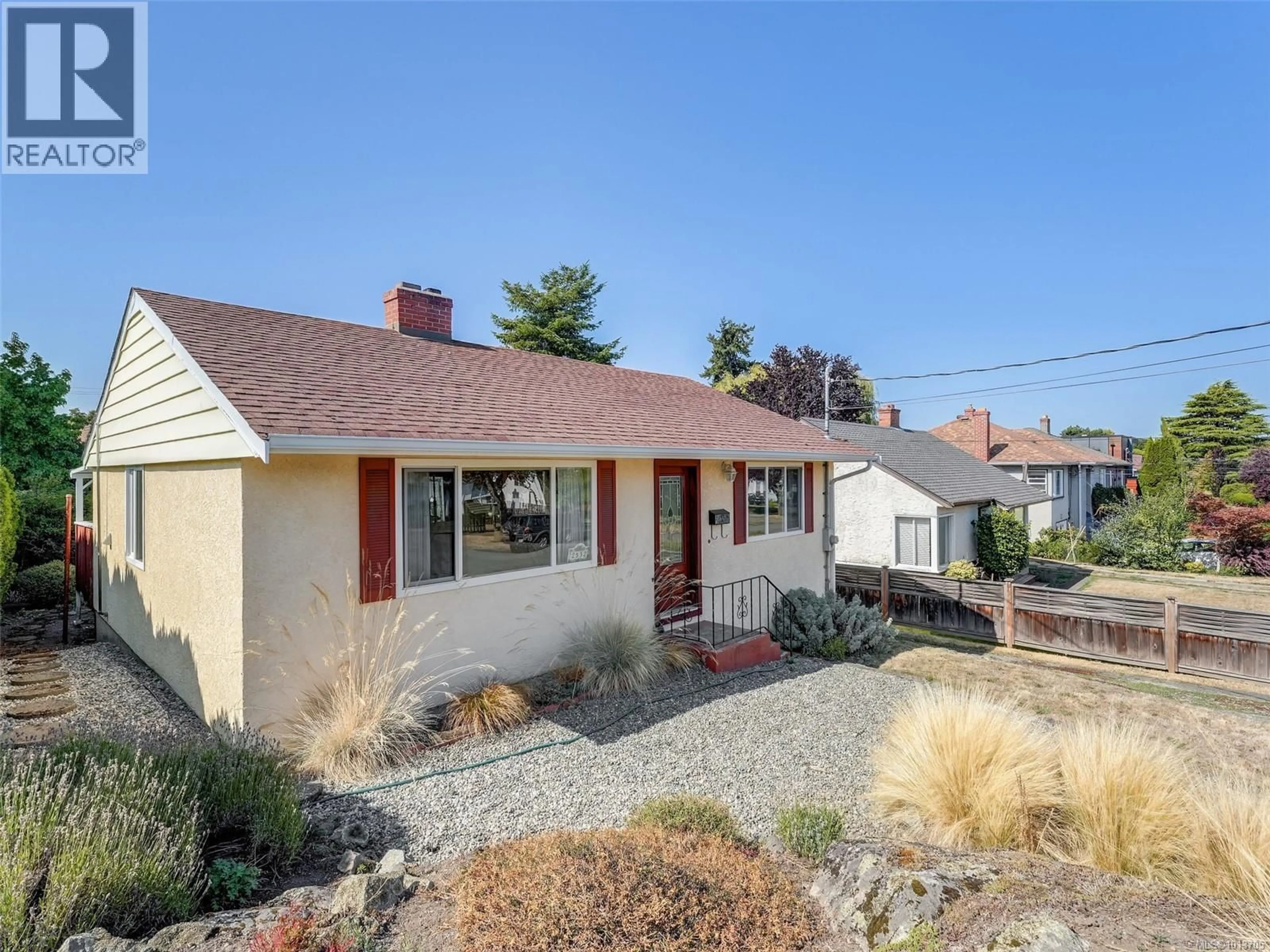 Unknown for 2532 SHAKESPEARE STREET, Victoria British Columbia V8R4G5