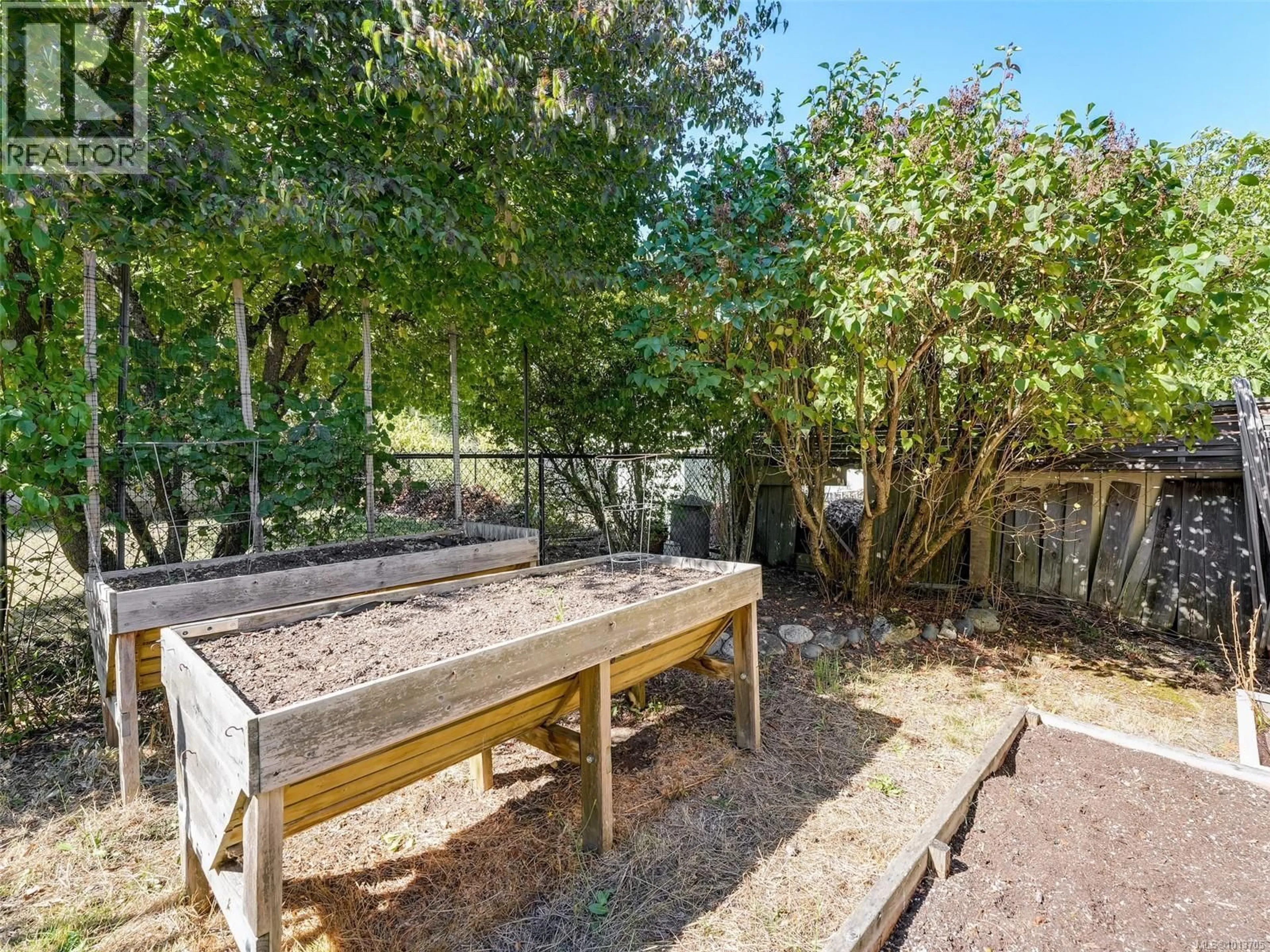 Patio, forest/trees view for 2532 SHAKESPEARE STREET, Victoria British Columbia V8R4G5