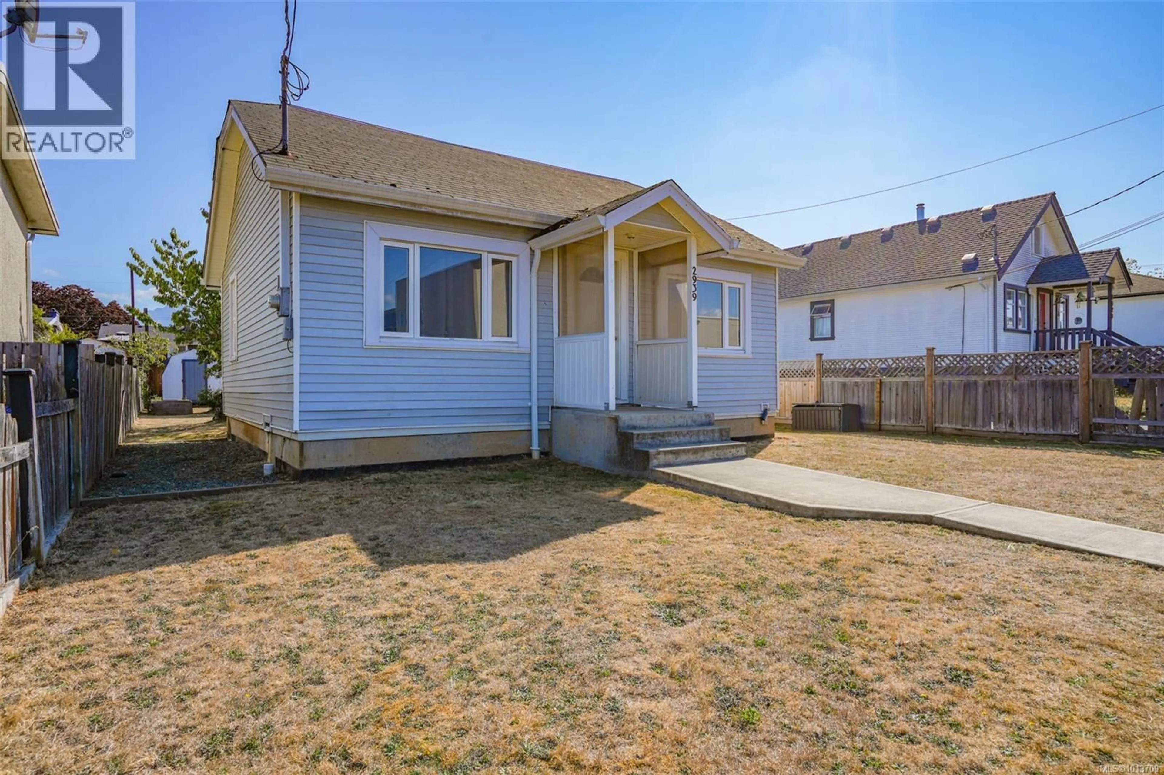 Home with vinyl exterior material, street for 2939 11TH AVENUE, Port Alberni British Columbia V9Y7L7