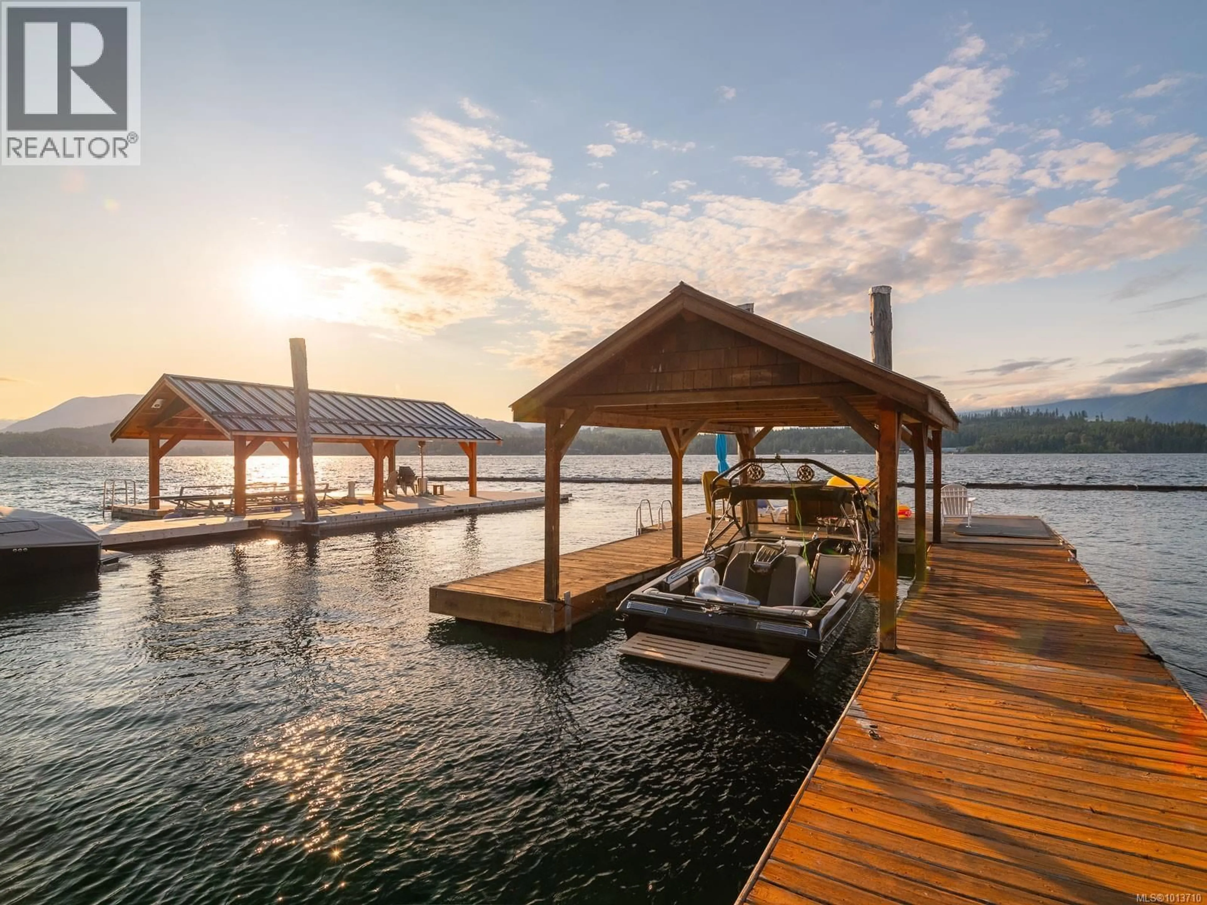 Patio, water/lake/river/ocean view for 9010 LORD ROAD, Port Alberni British Columbia V9Y9C1
