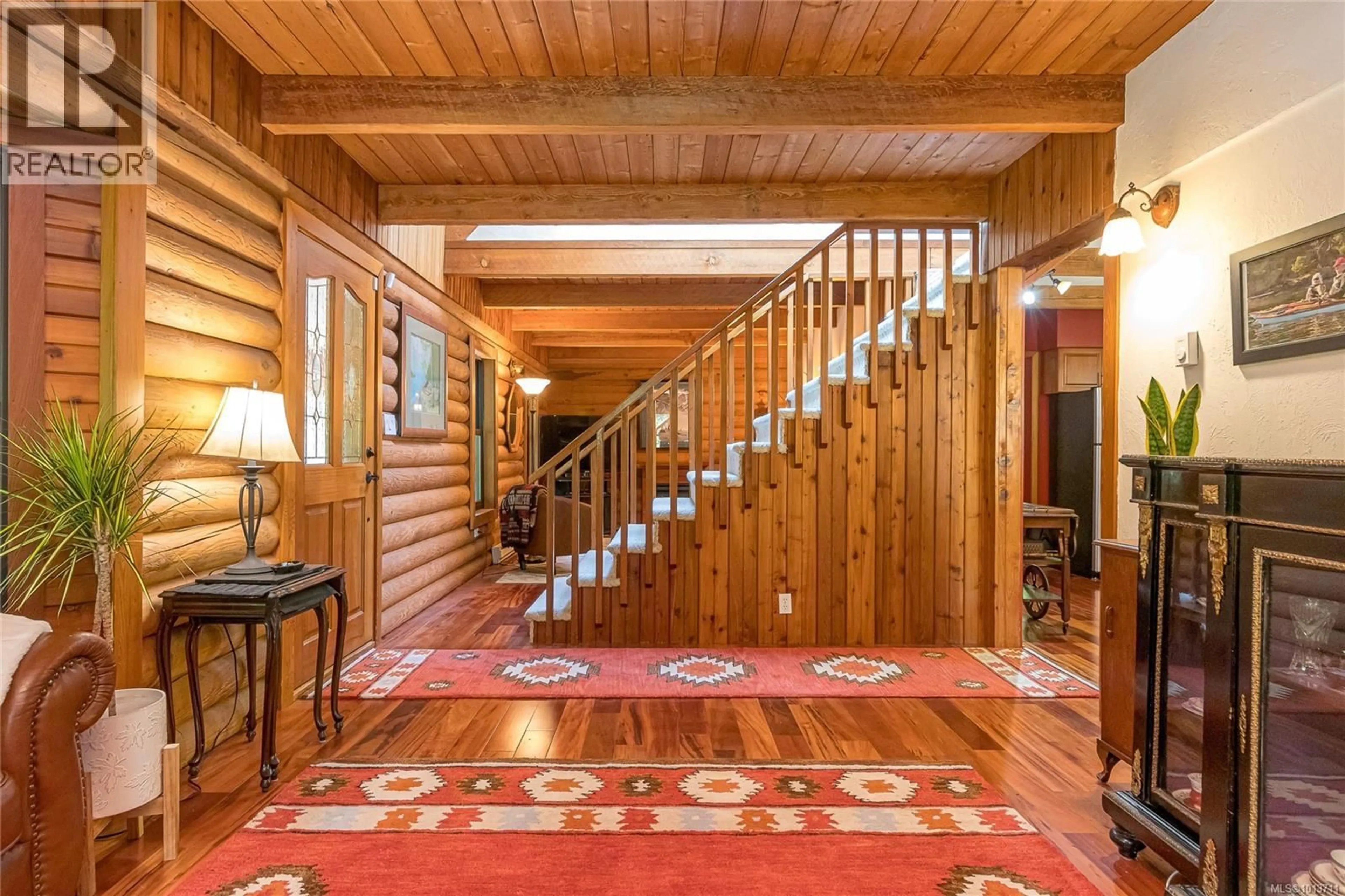 Indoor foyer for 673 WESTERN ACRES ROAD, Nanaimo British Columbia V9K5W9