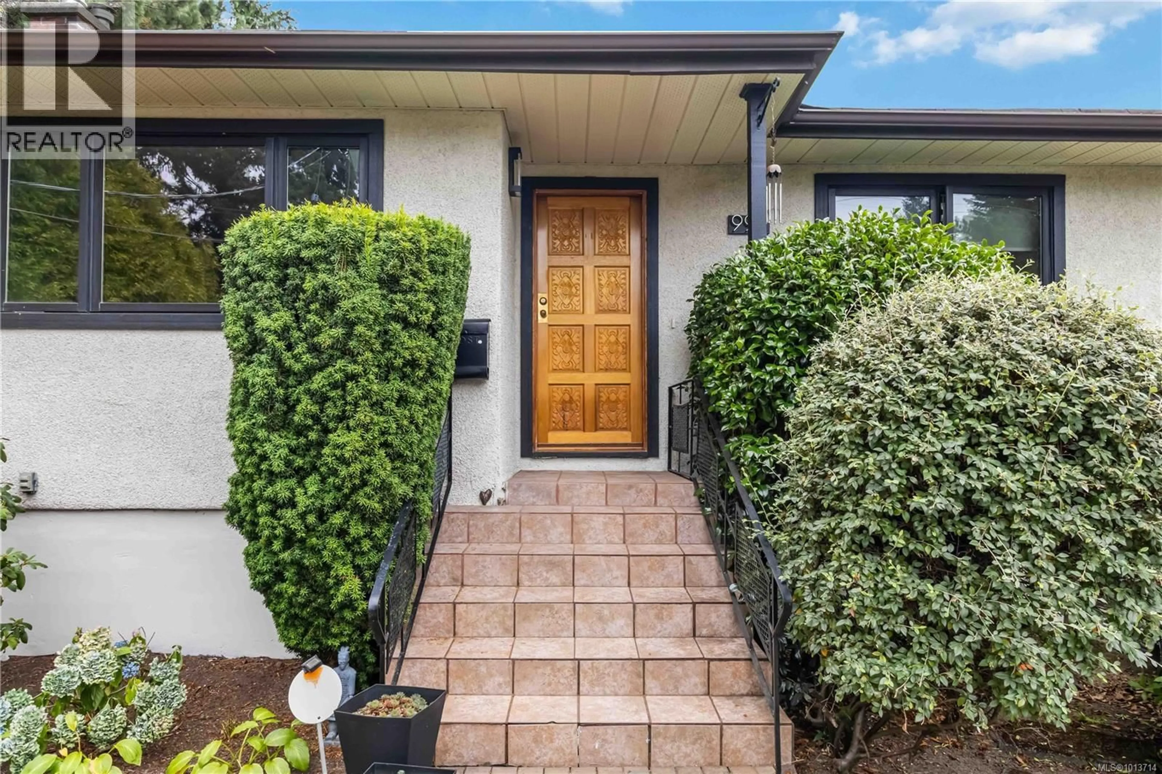 Unknown for 999 LONDONDERRY ROAD, Saanich British Columbia V8R5T2