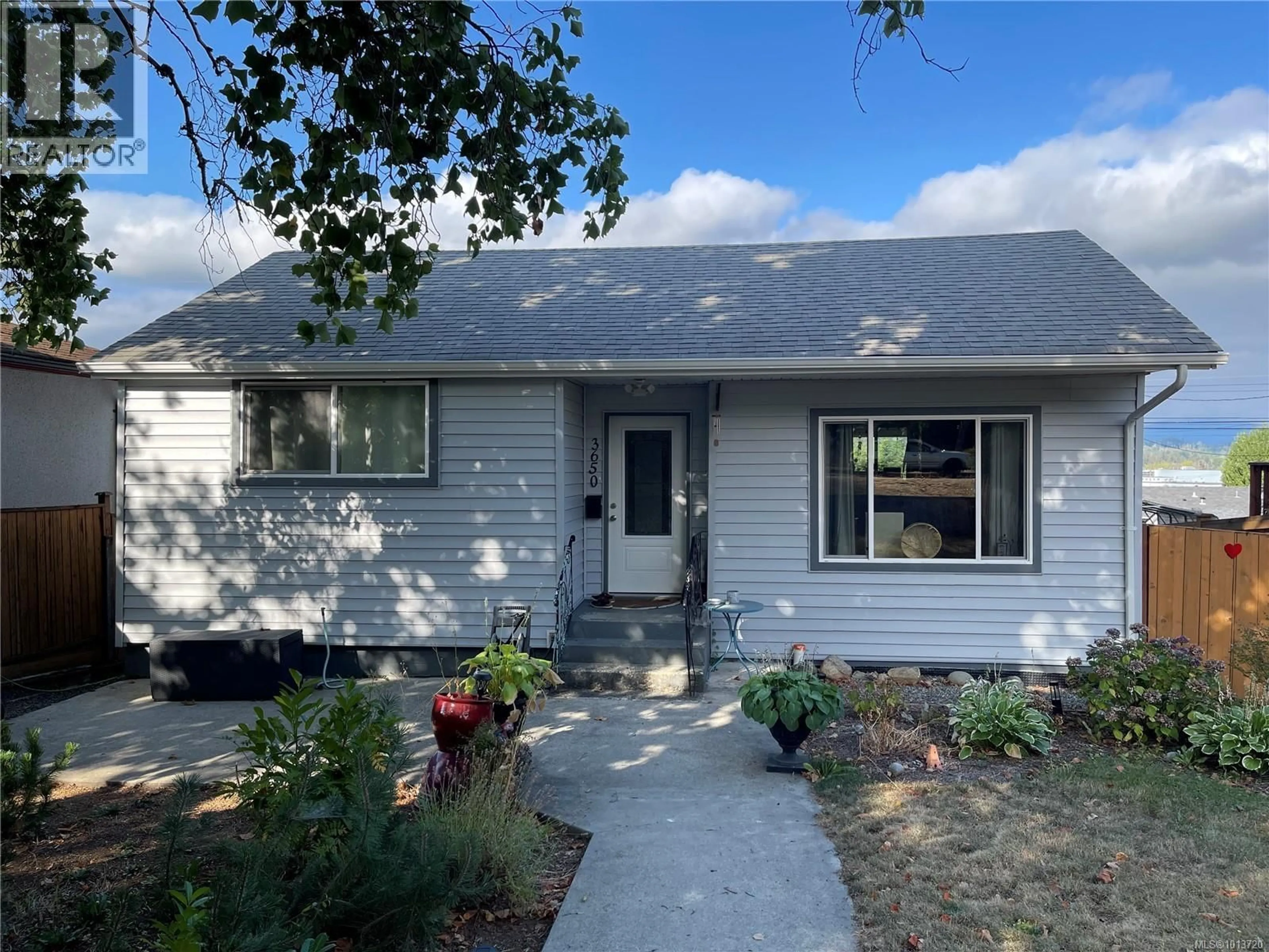 Home with vinyl exterior material, street for 3650 8TH AVENUE, Port Alberni British Columbia V9Y4R5