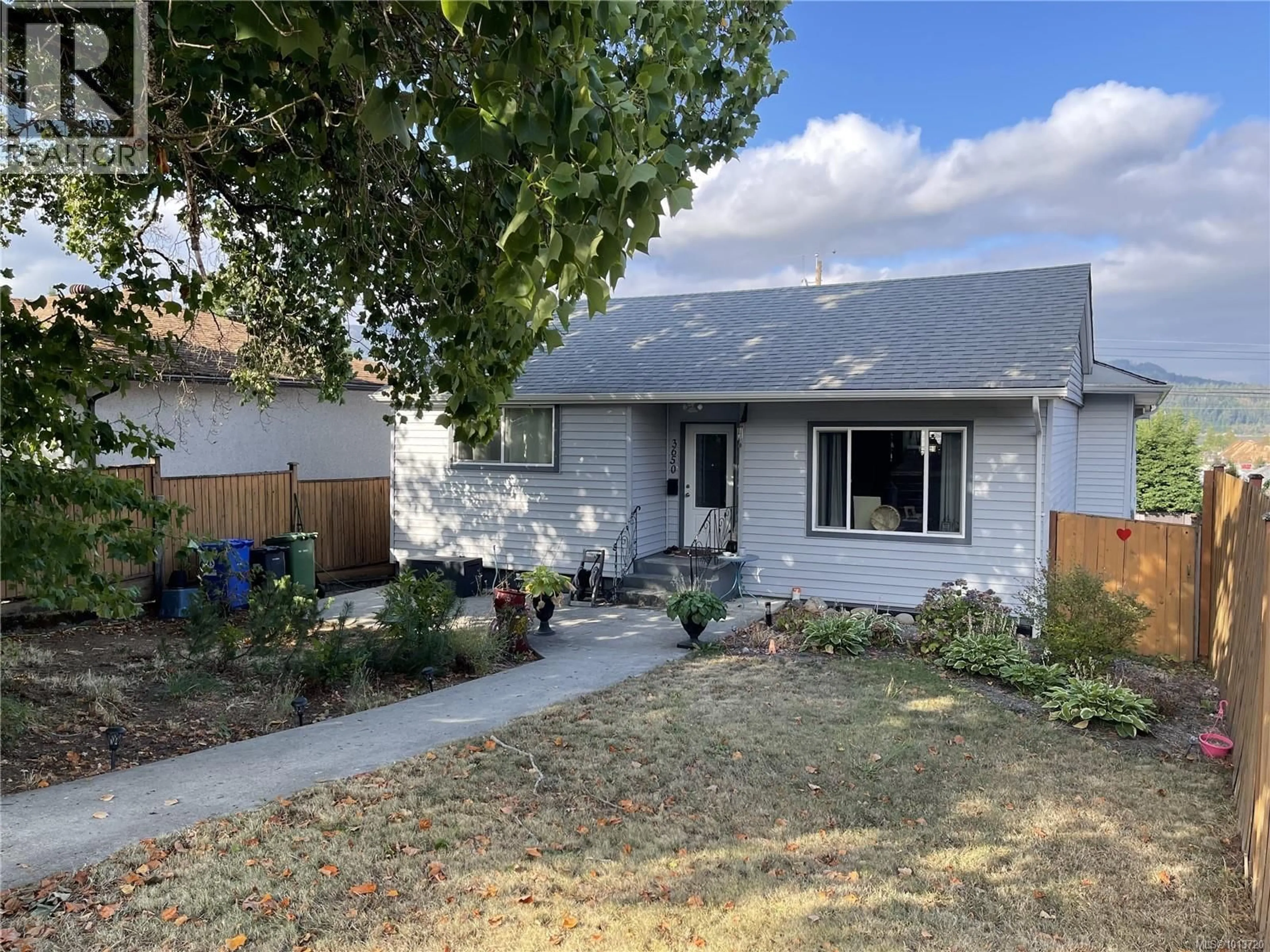 Home with vinyl exterior material, street for 3650 8TH AVENUE, Port Alberni British Columbia V9Y4R5