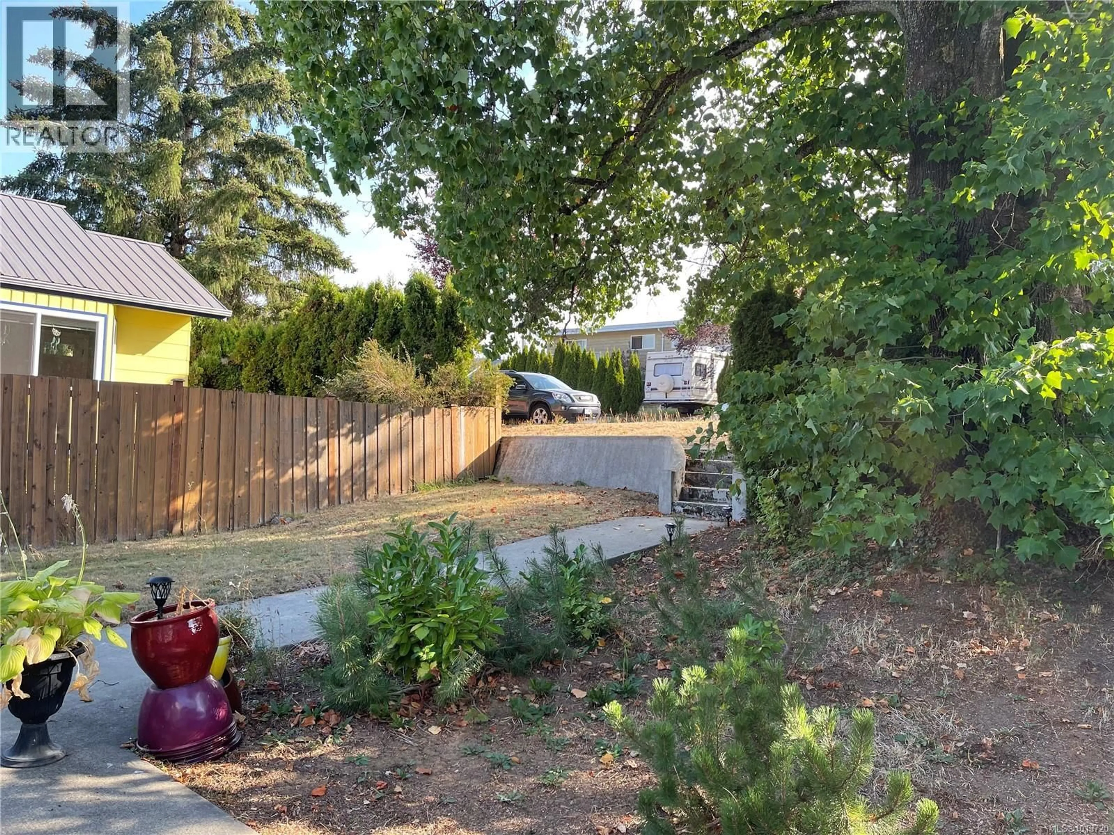 A pic from outside/outdoor area/front of a property/back of a property/a pic from drone, street for 3650 8TH AVENUE, Port Alberni British Columbia V9Y4R5