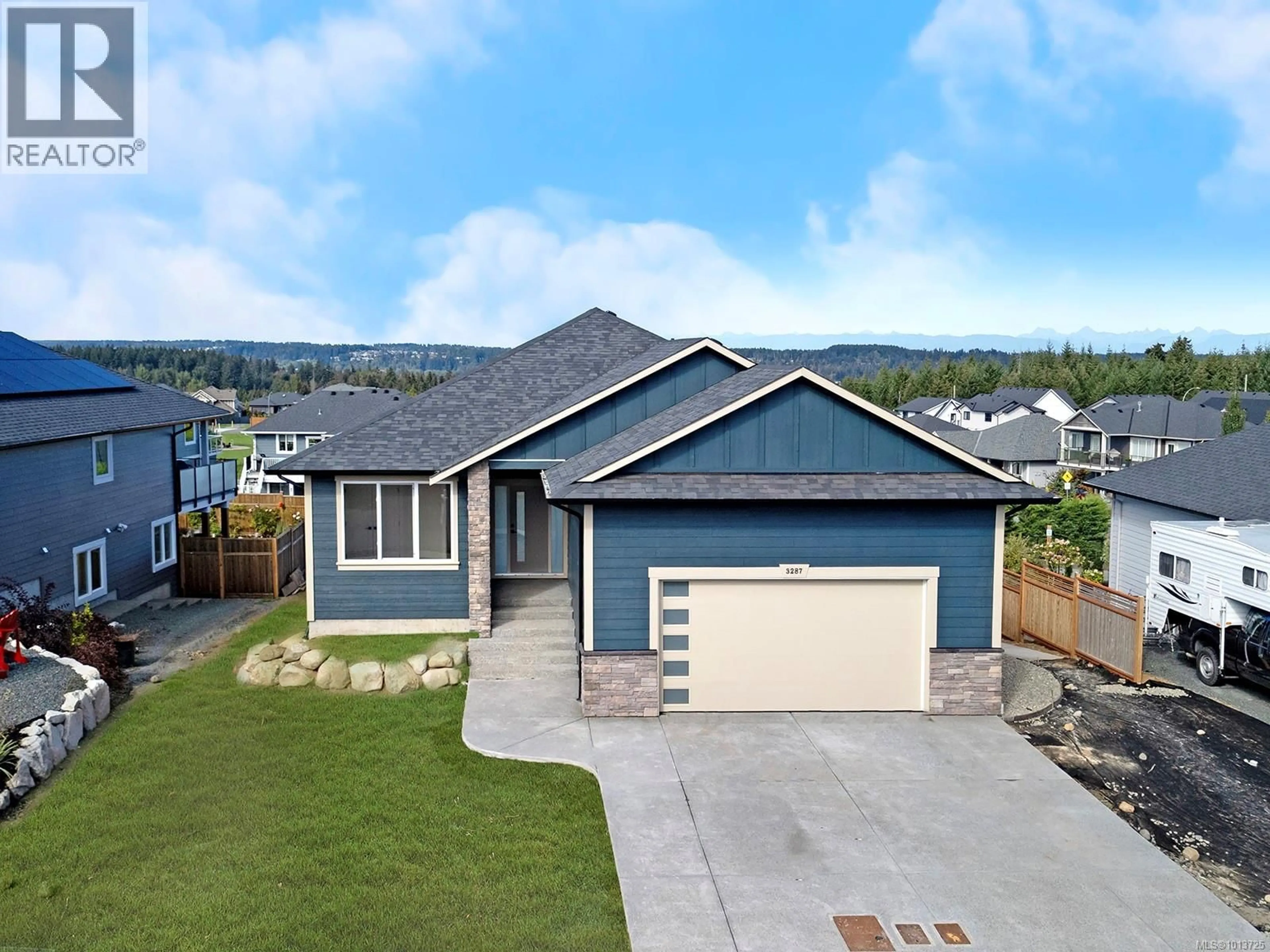 A pic from outside/outdoor area/front of a property/back of a property/a pic from drone, unknown for 3287 EAGLEVIEW CRESCENT, Courtenay British Columbia V9B0B6