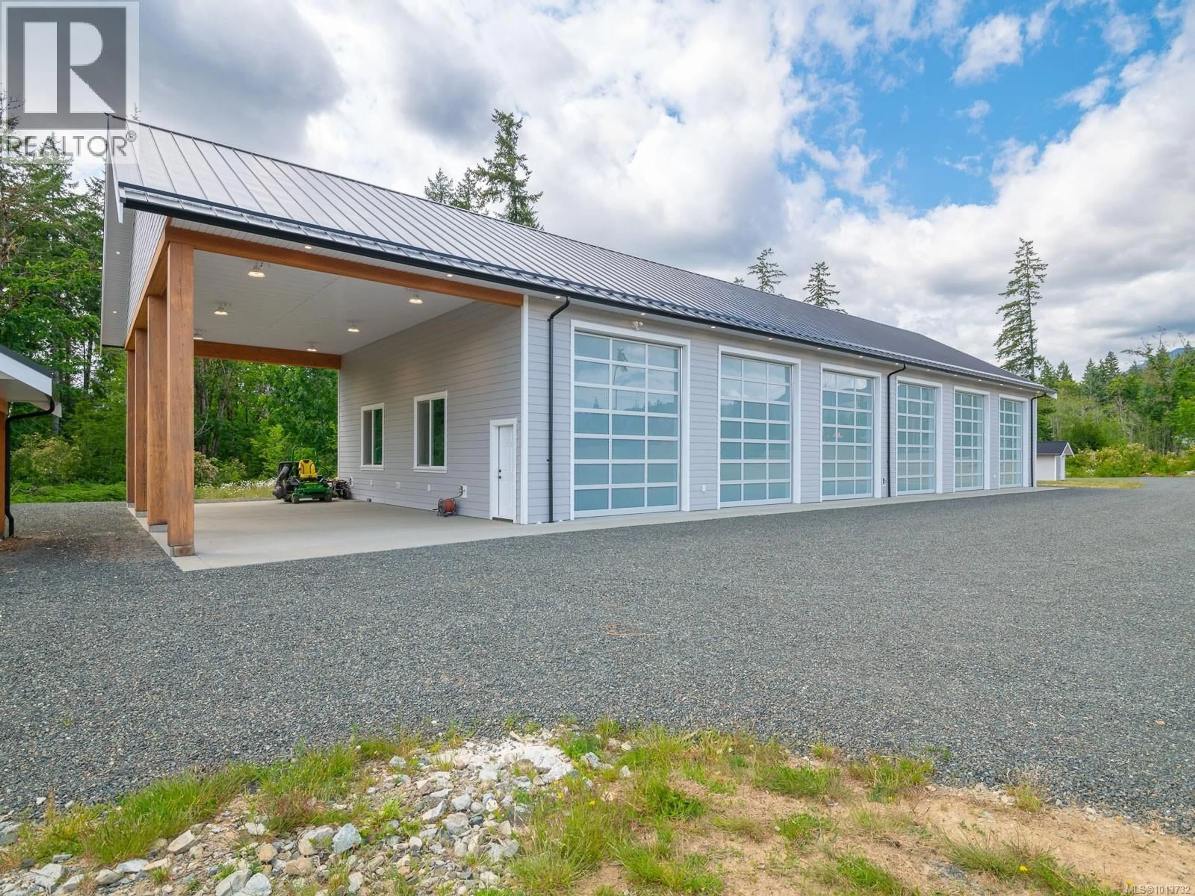 Indoor garage for 7444 BELL ROAD, Port Alberni British Columbia V9Y9E7