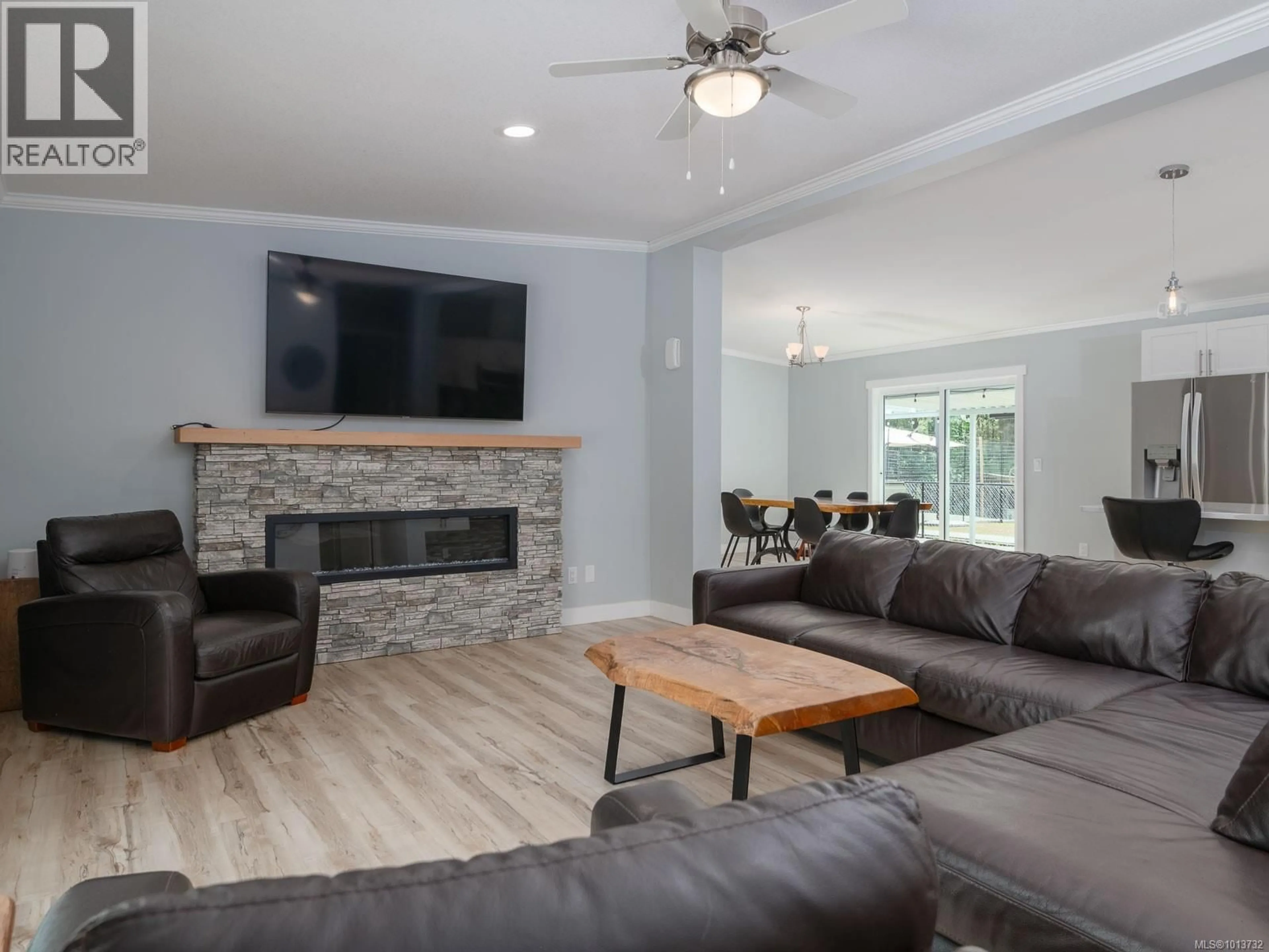 Living room with furniture, unknown for 7444 BELL ROAD, Port Alberni British Columbia V9Y9E7
