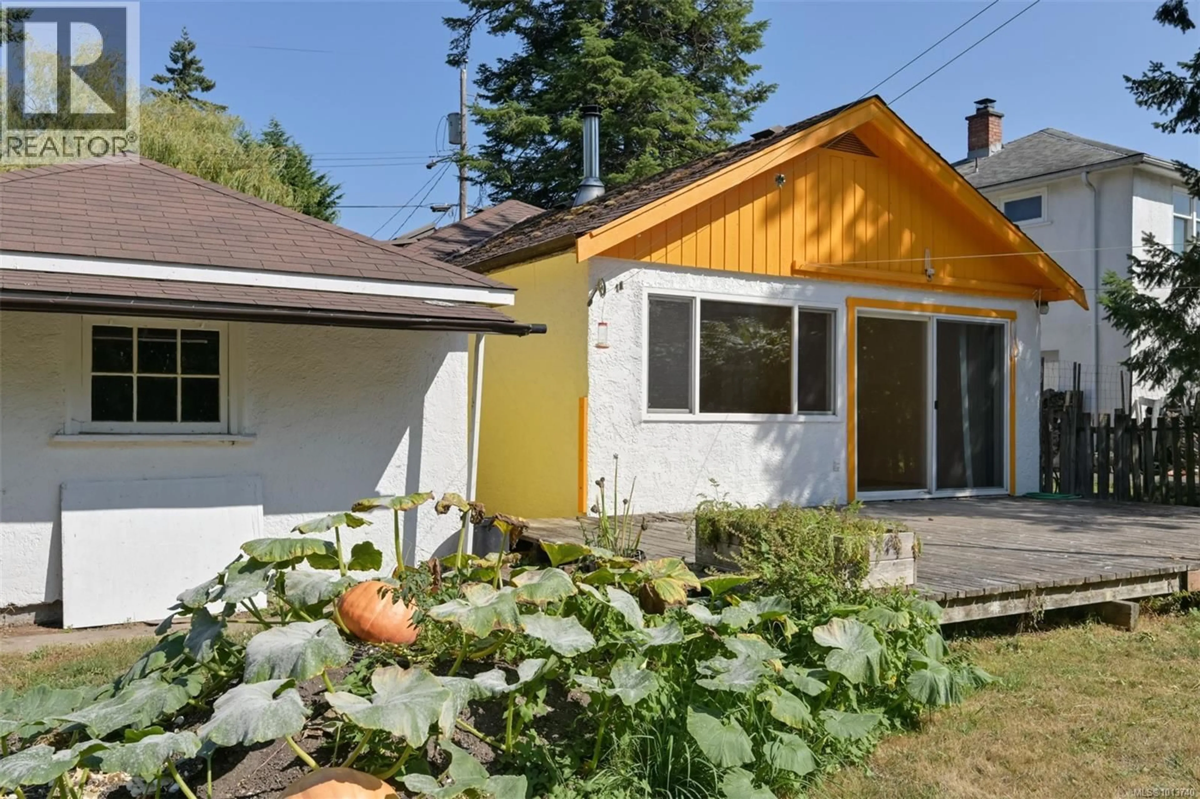 Unknown for 735 VIOLET AVENUE, Saanich British Columbia V8Z2R4