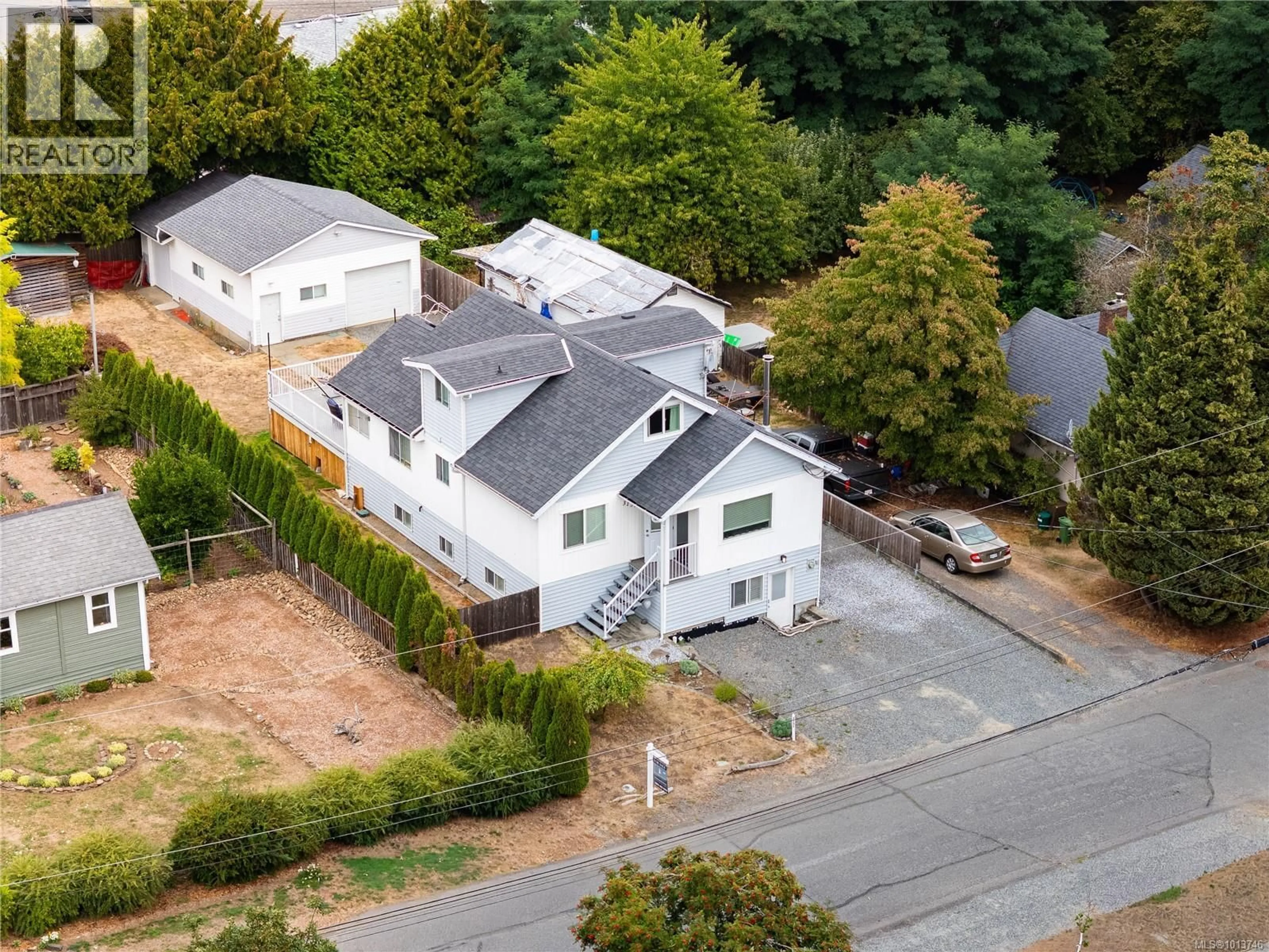 A pic from outside/outdoor area/front of a property/back of a property/a pic from drone, street for 3131 MAXWELL STREET, Chemainus British Columbia V0R1K1