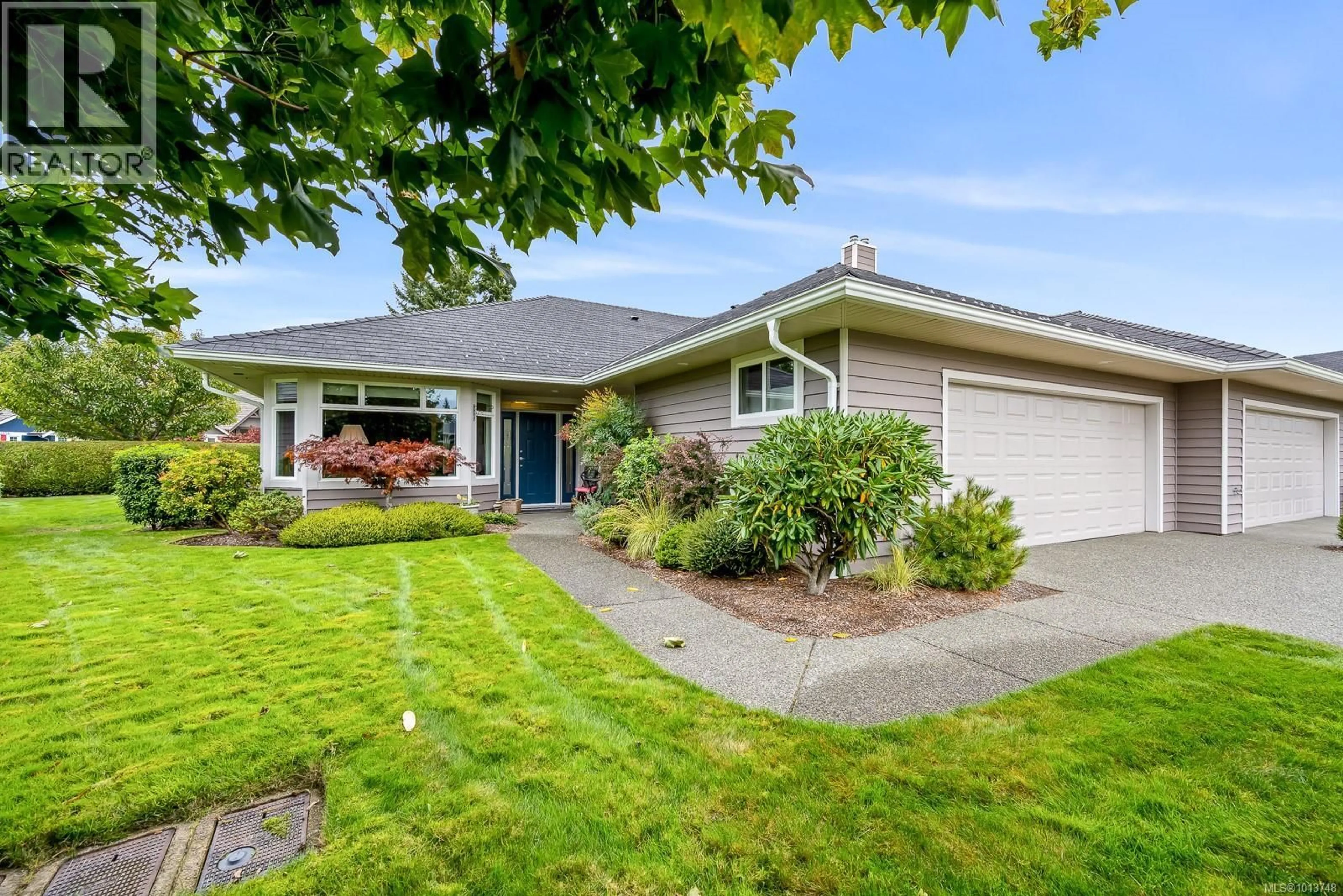 Home with vinyl exterior material, street for 261 - 3399 CROWN ISLE DRIVE, Courtenay British Columbia V9N9X7
