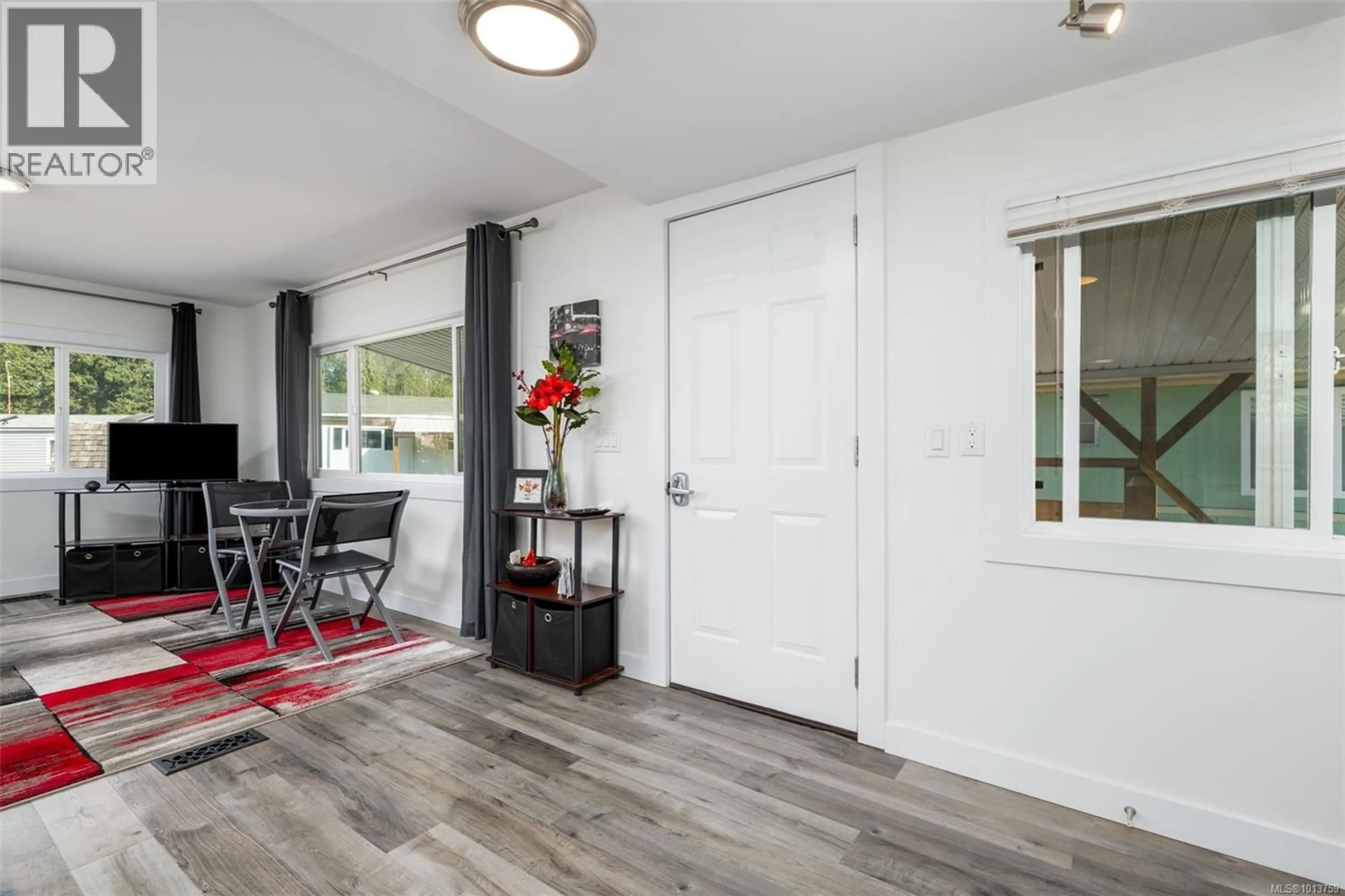 Indoor entryway for 229 - 2885 BOYS ROAD NORTH, Duncan British Columbia V9L4X3