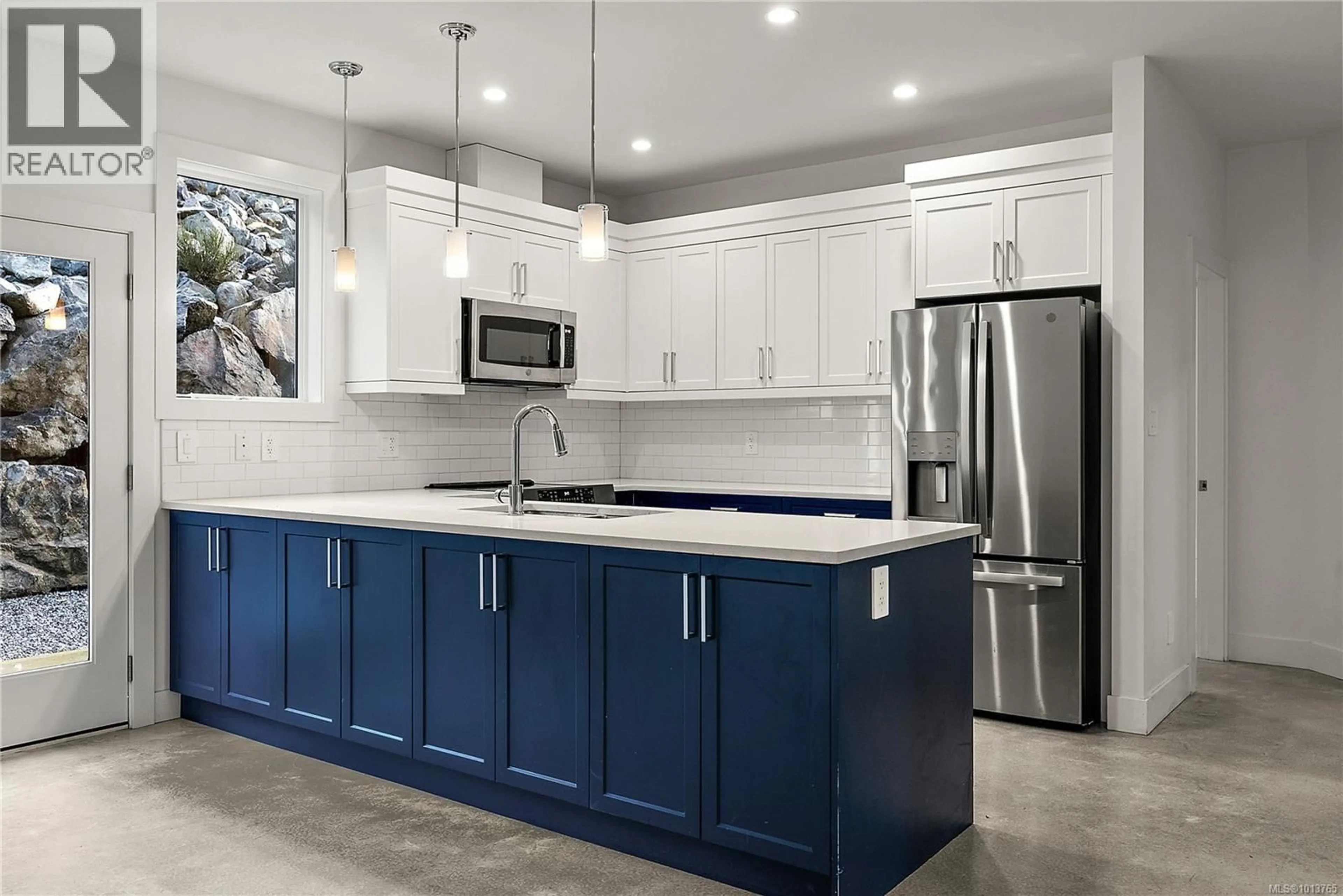 Open concept kitchen, ceramic/tile floor for 1073 GAMMON WAY, Shawnigan Lake British Columbia V0R2W3