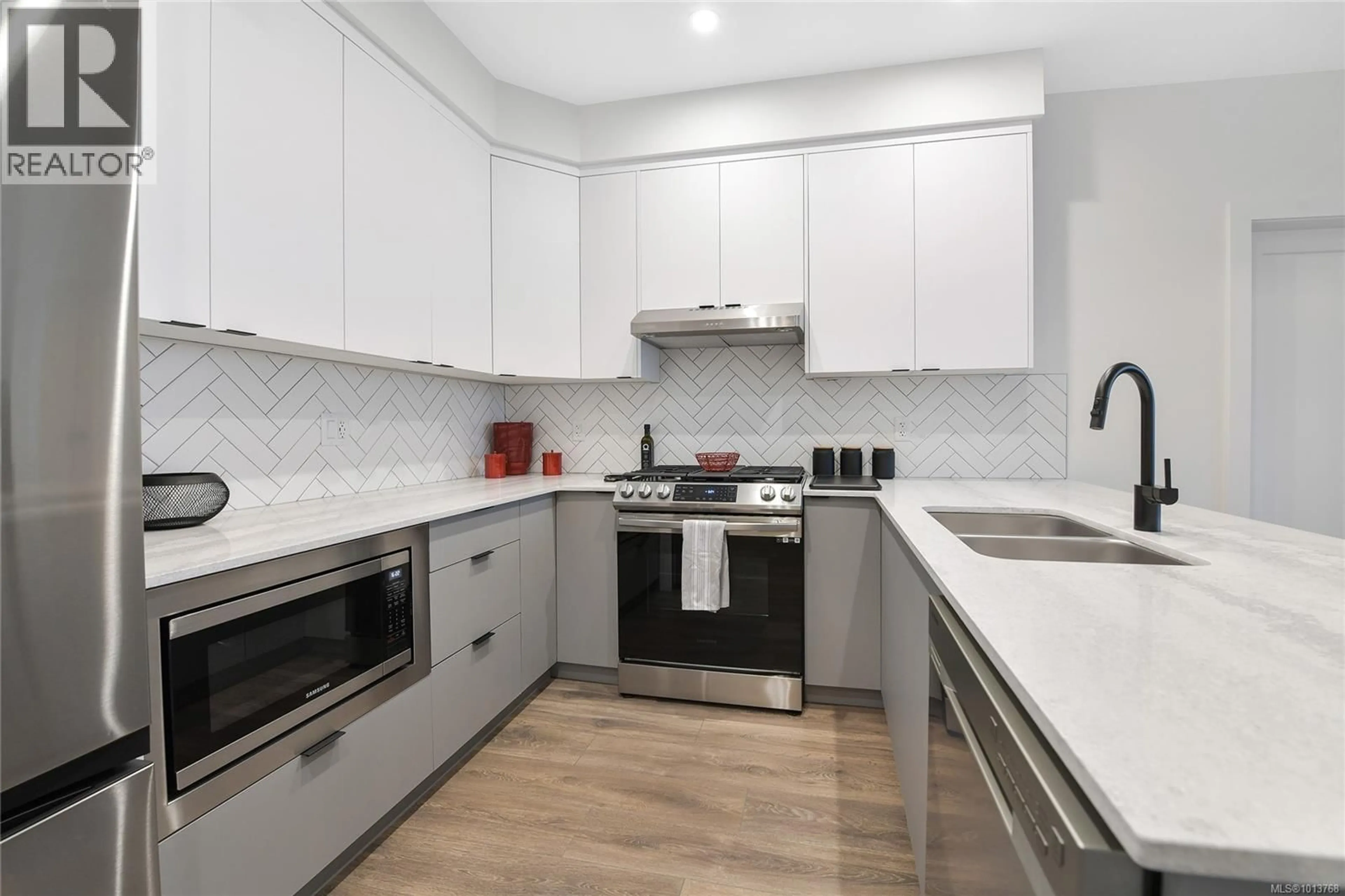 Standard kitchen, ceramic/tile floor for 206 - 1114 SAMAR CRESCENT, Langford British Columbia V9B7C5