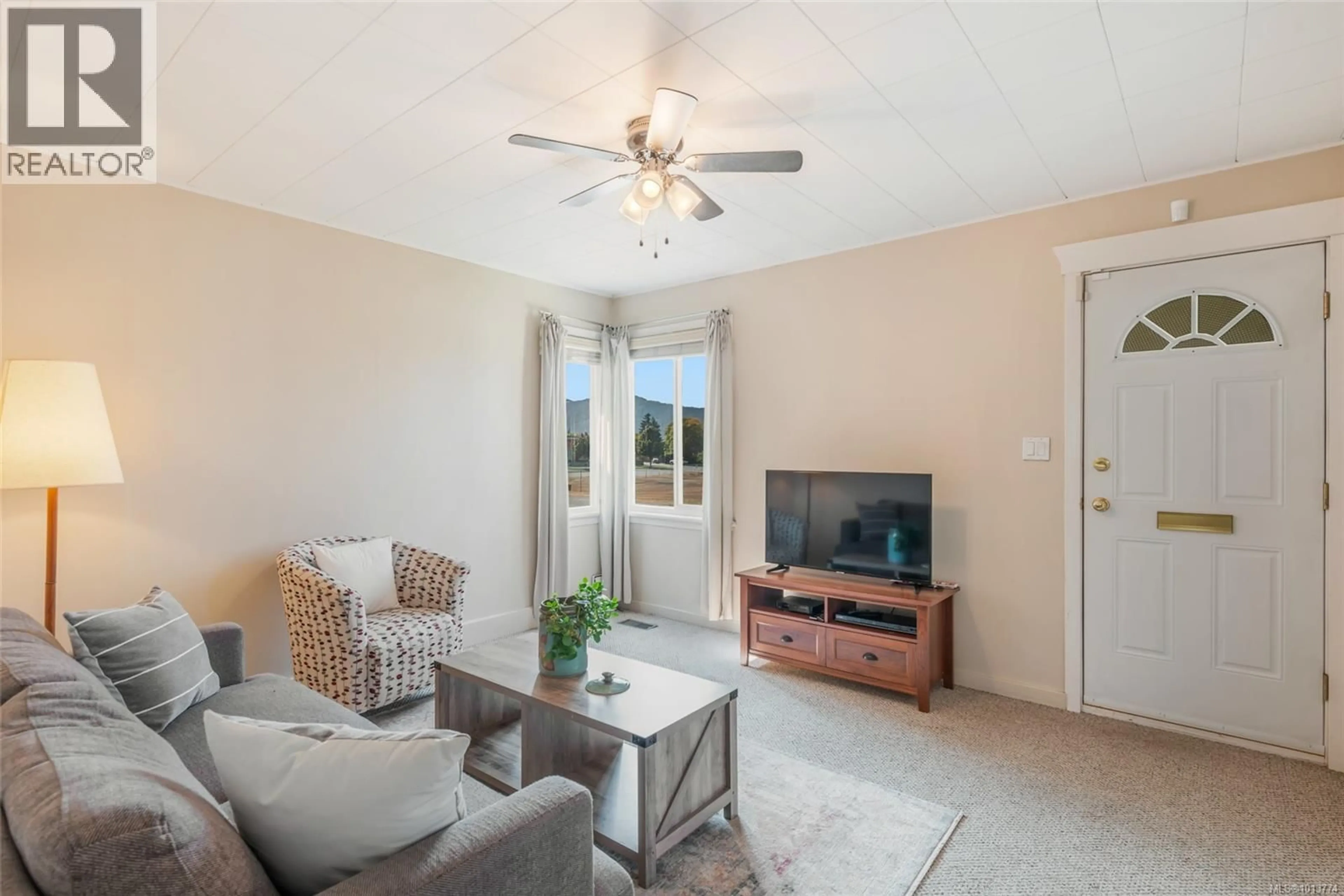 Living room with furniture, unknown for 3941 9TH AVENUE, Port Alberni British Columbia V9Y4V1