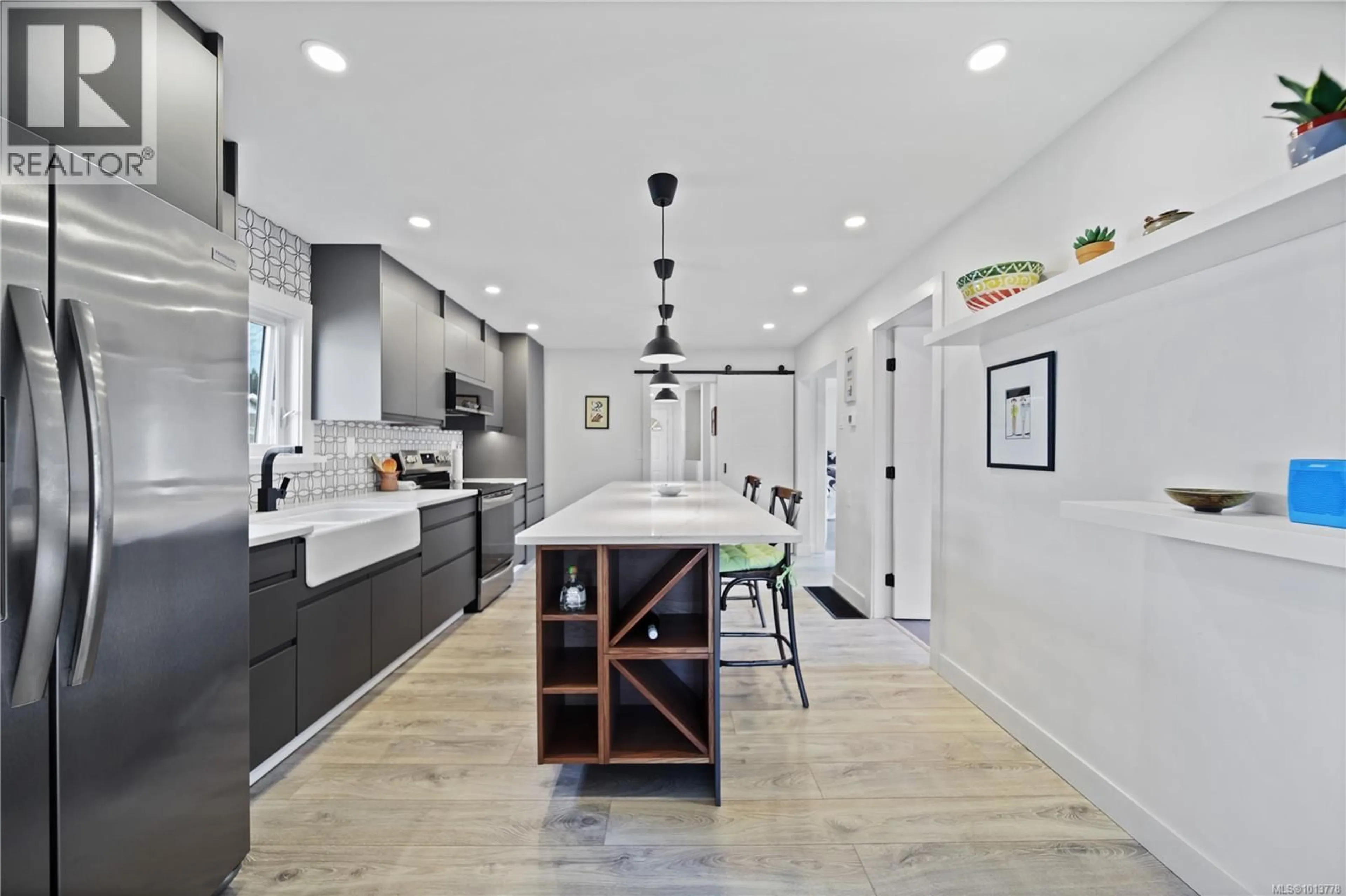 Contemporary kitchen, ceramic/tile floor for 4065 BRUCE STREET, Port Alberni British Columbia V9Y1J2