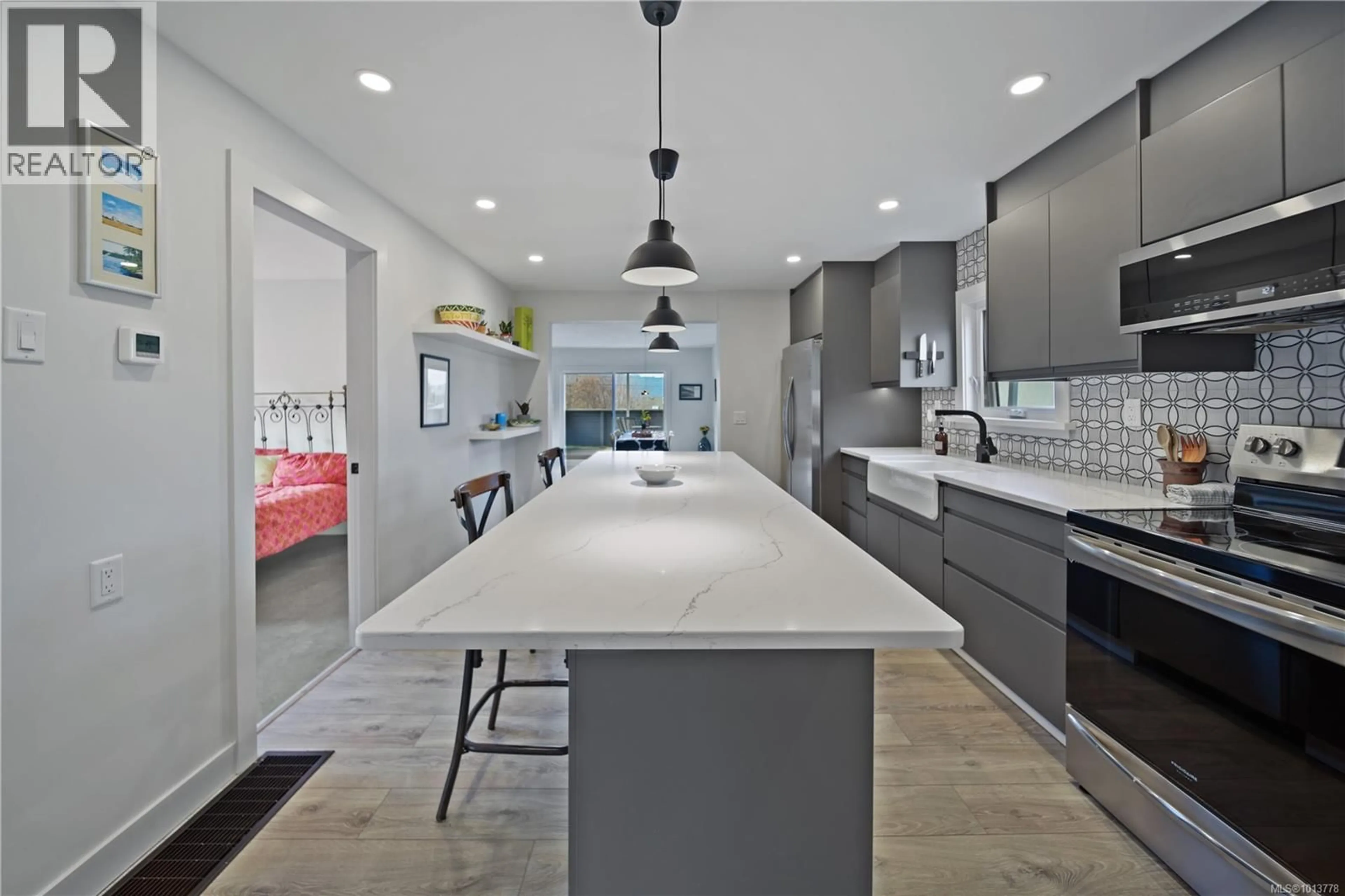 Contemporary kitchen, ceramic/tile floor for 4065 BRUCE STREET, Port Alberni British Columbia V9Y1J2