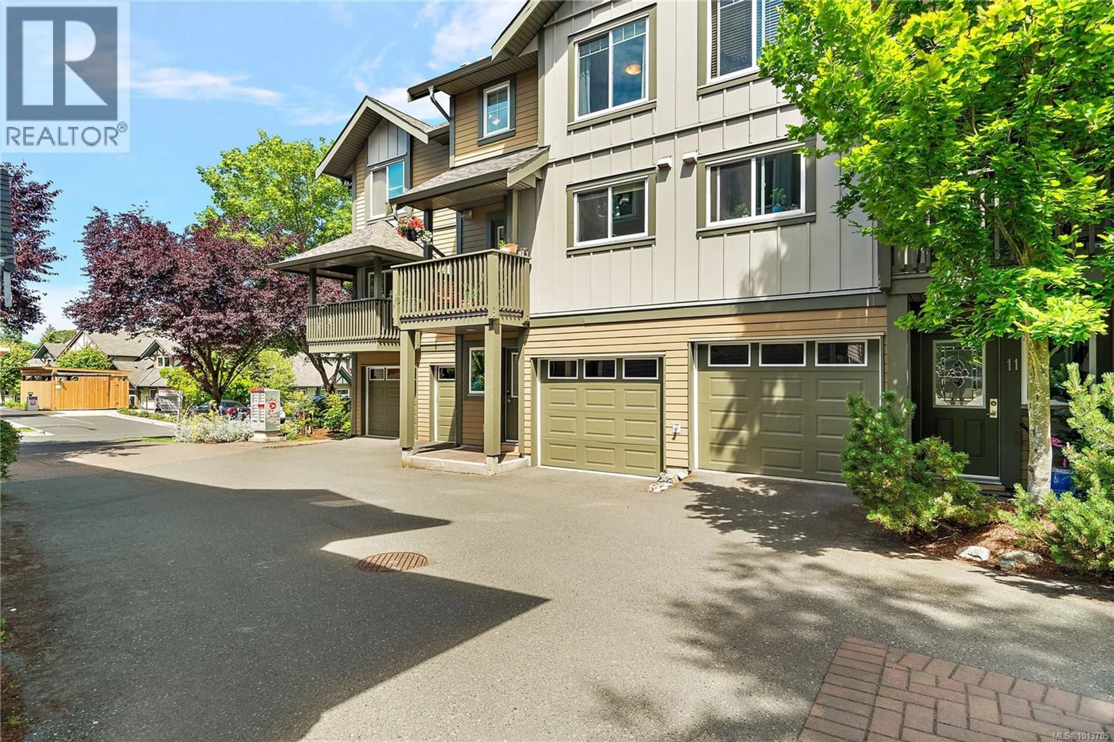 Unknown for 10 - 1405 MALLEK CRESCENT, Victoria British Columbia V8T0A3