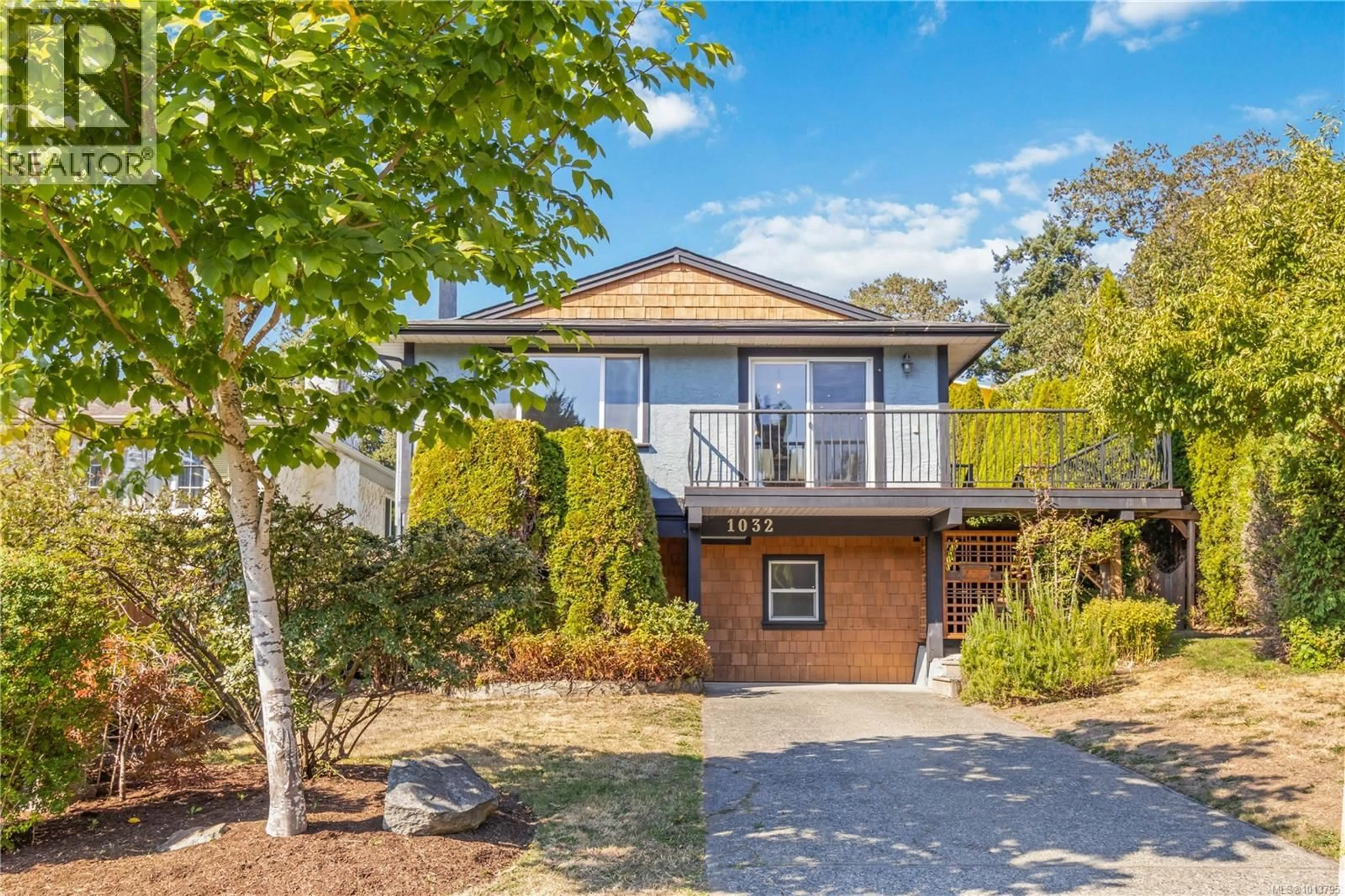 Home with brick exterior material, street for 1032 LEEDS PLACE, Saanich British Columbia V8X4B9