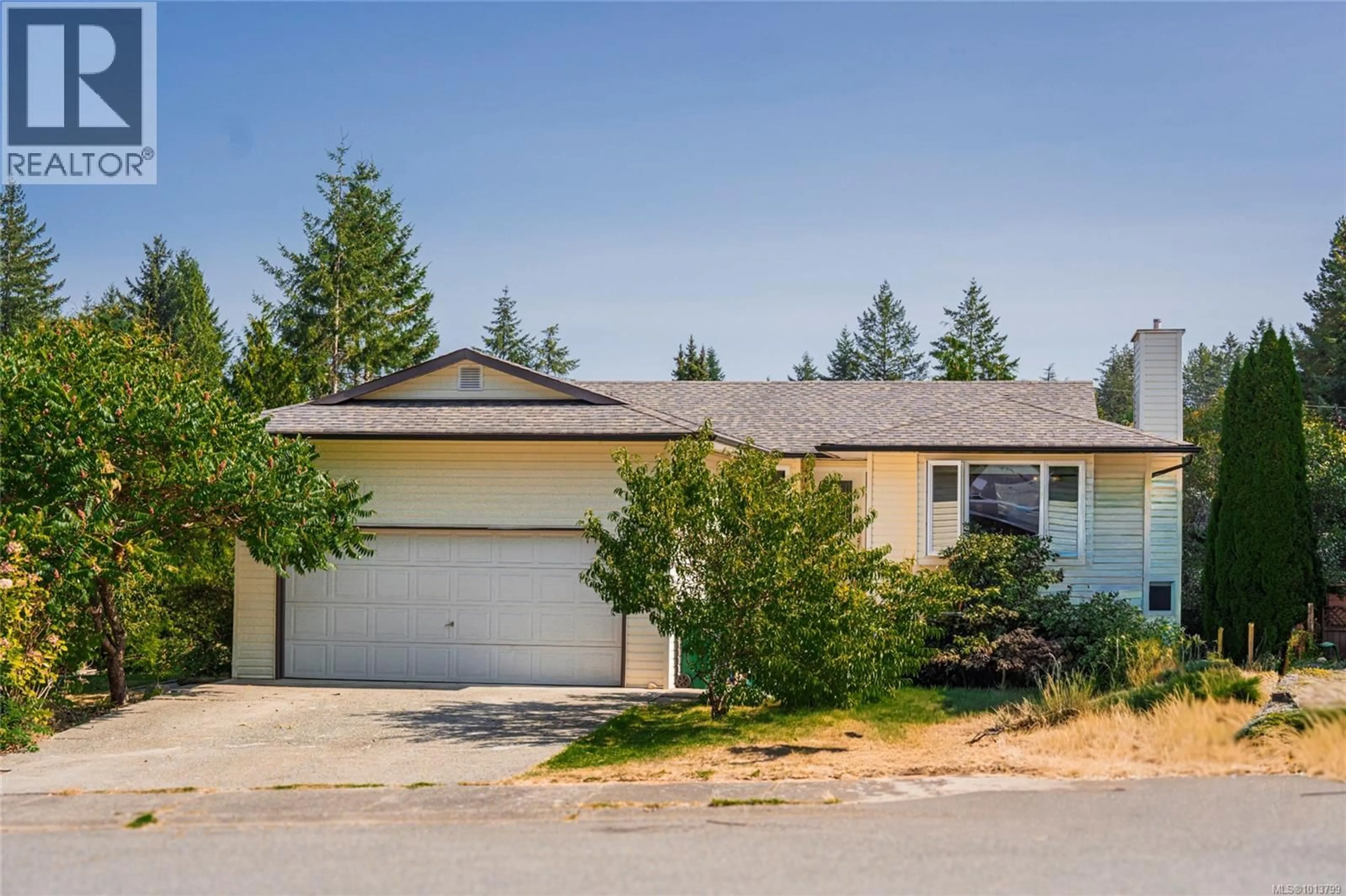 Home with vinyl exterior material, street for 2551 STAMPEDE TRAIL, Nanaimo British Columbia V9T5S4