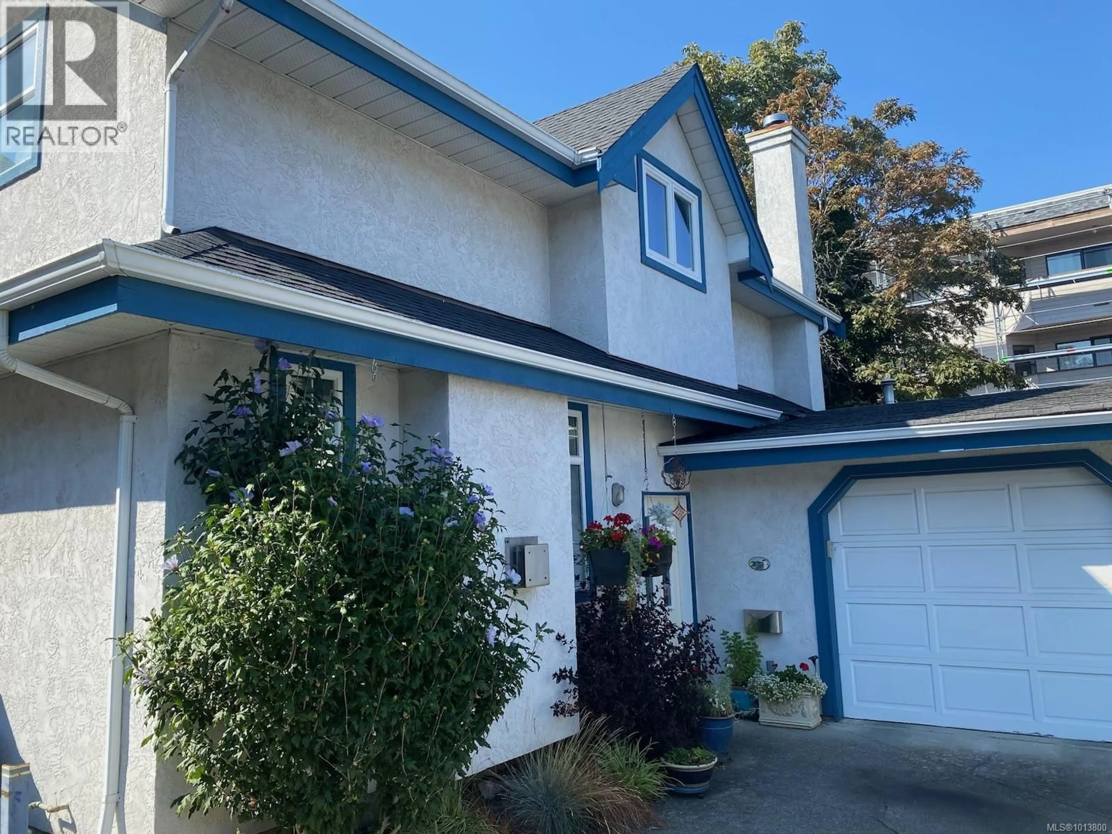 Home with vinyl exterior material, street for 2328 SHAKESPEARE STREET, Victoria British Columbia V8R4G3