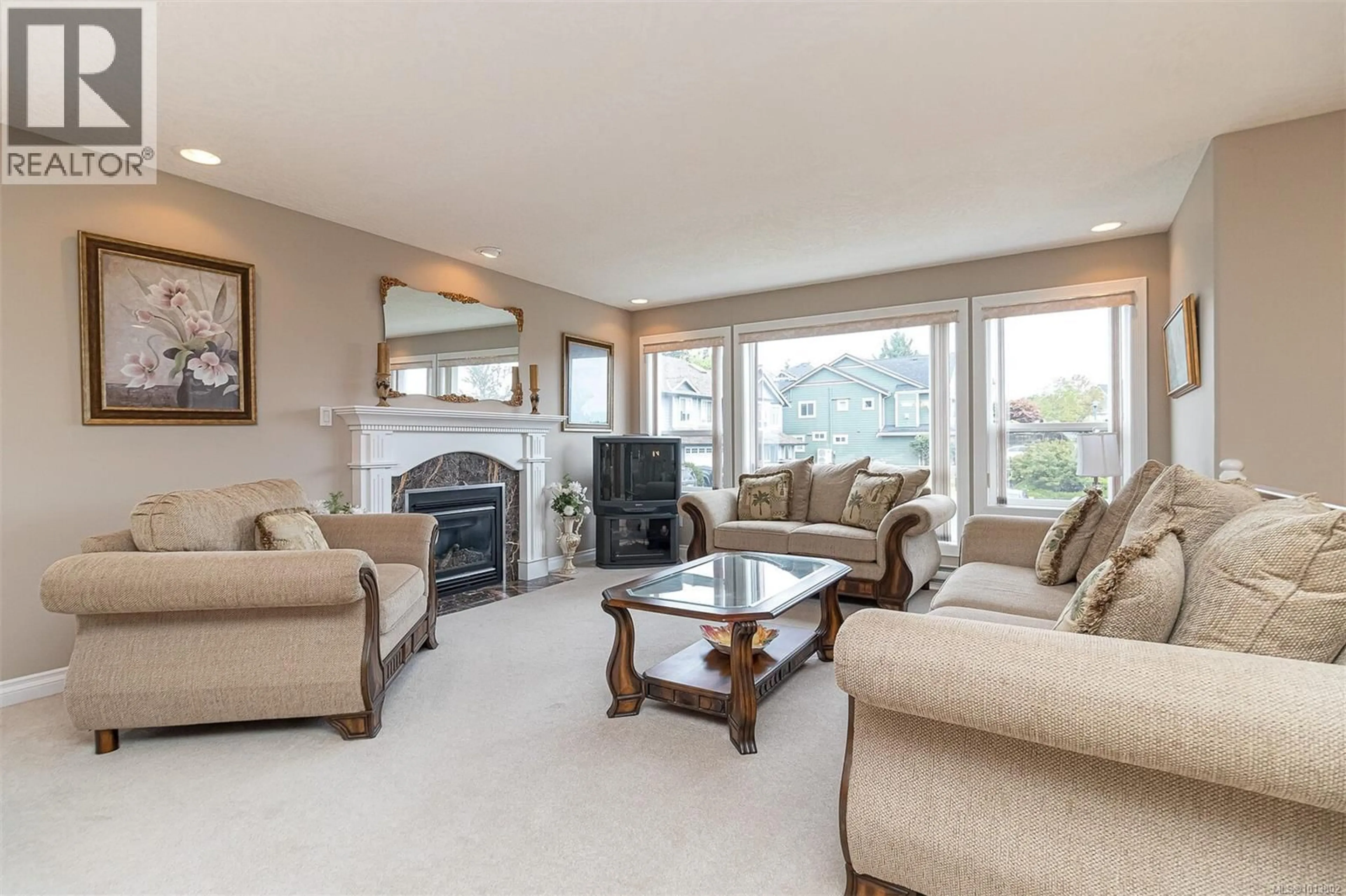Living room with furniture, unknown for 2267 SETCHFIELD AVENUE, Langford British Columbia V9B5W1