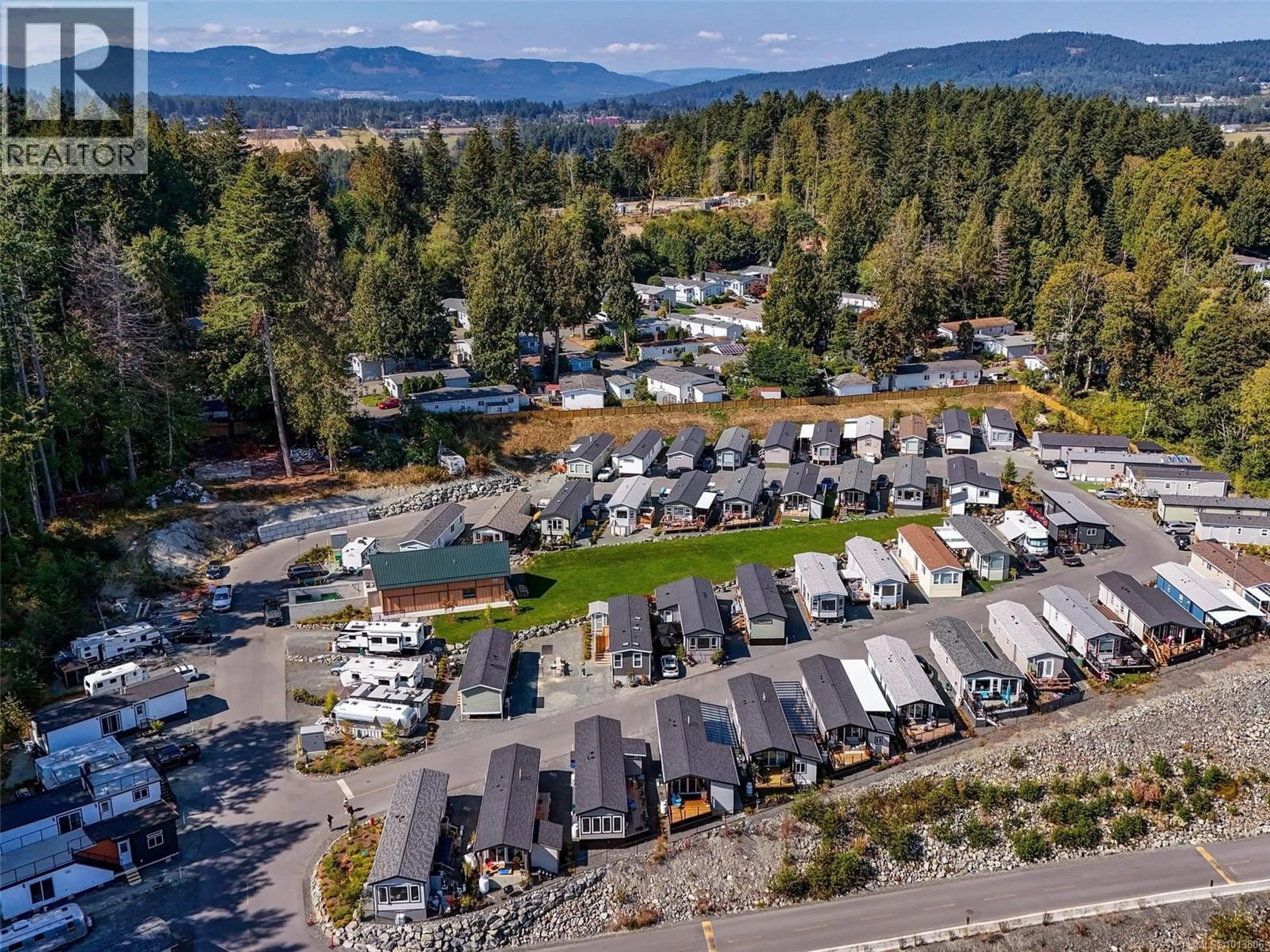 A pic from outside/outdoor area/front of a property/back of a property/a pic from drone, mountain view for 431 - 747 OLD PLACE ROAD, Central Saanich British Columbia V8M0C3