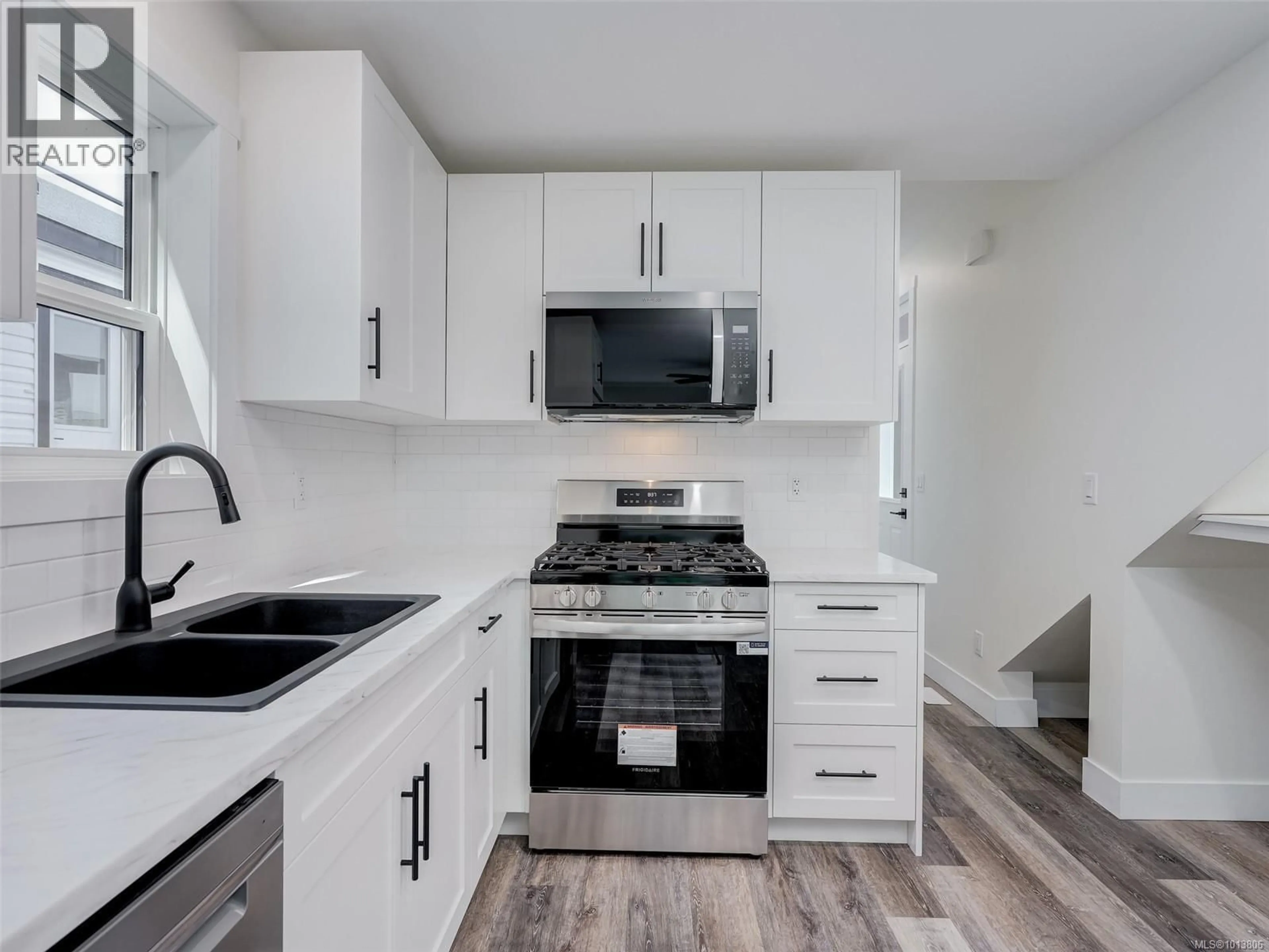 Standard kitchen, unknown for 431 - 747 OLD PLACE ROAD, Central Saanich British Columbia V8M0C3