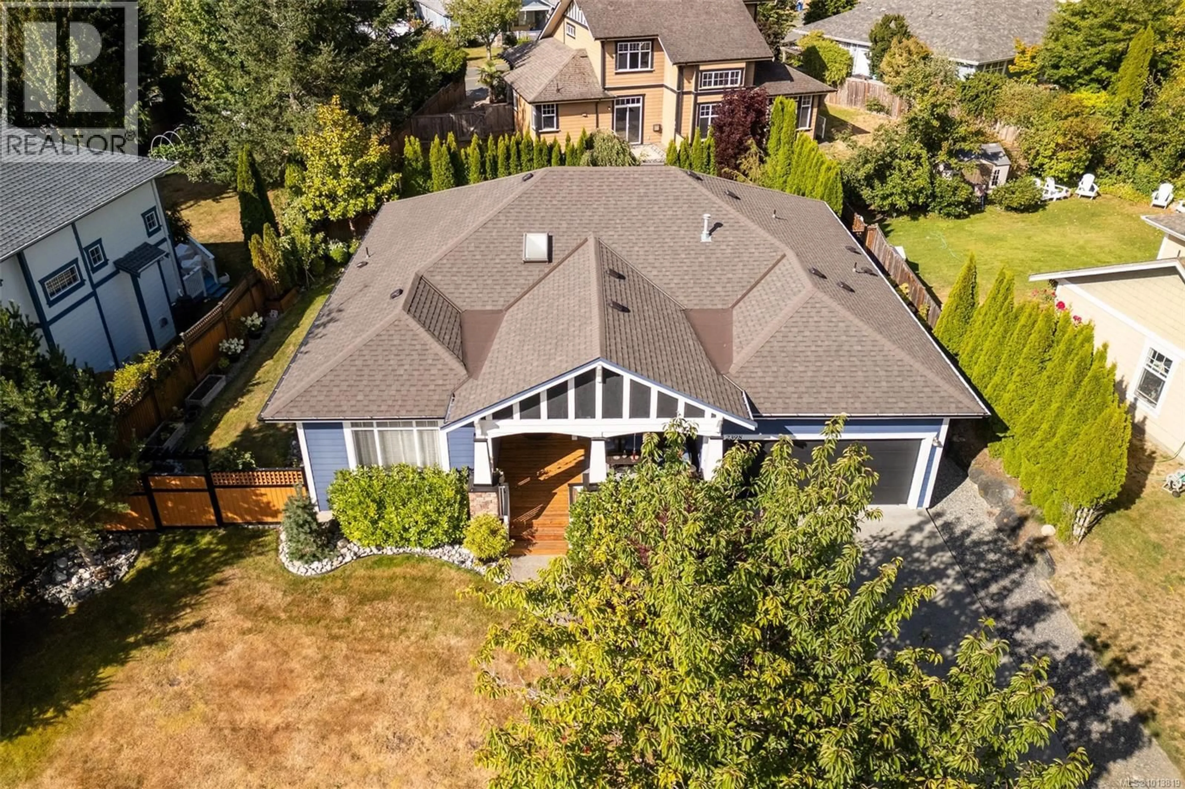 A pic from outside/outdoor area/front of a property/back of a property/a pic from drone, unknown for 2398 POPLAR DRIVE, Sooke British Columbia V9Z0Y5