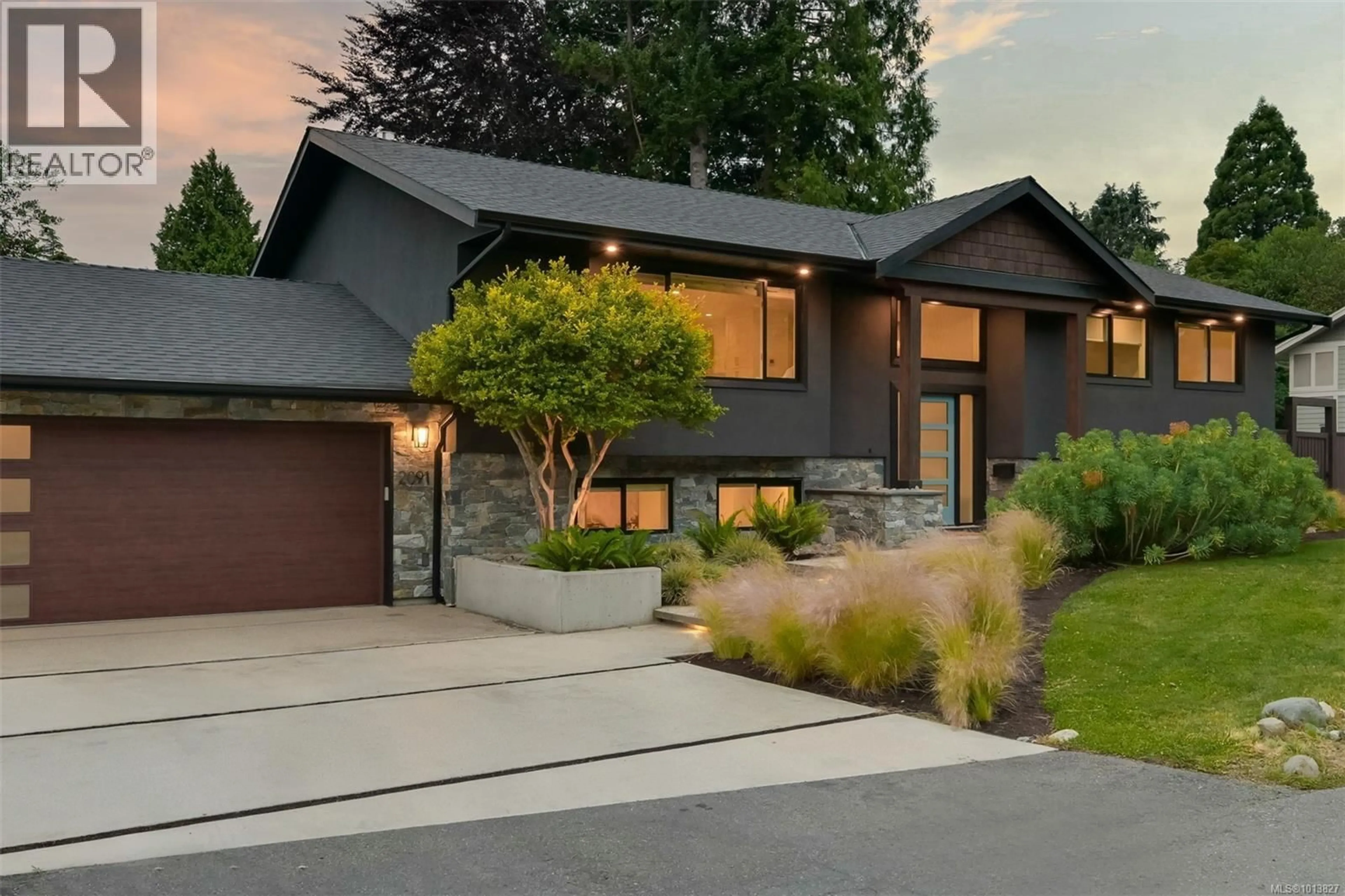 Home with brick exterior material, street for 2091 STONEHEWER PLACE, Oak Bay British Columbia V8S2Z8