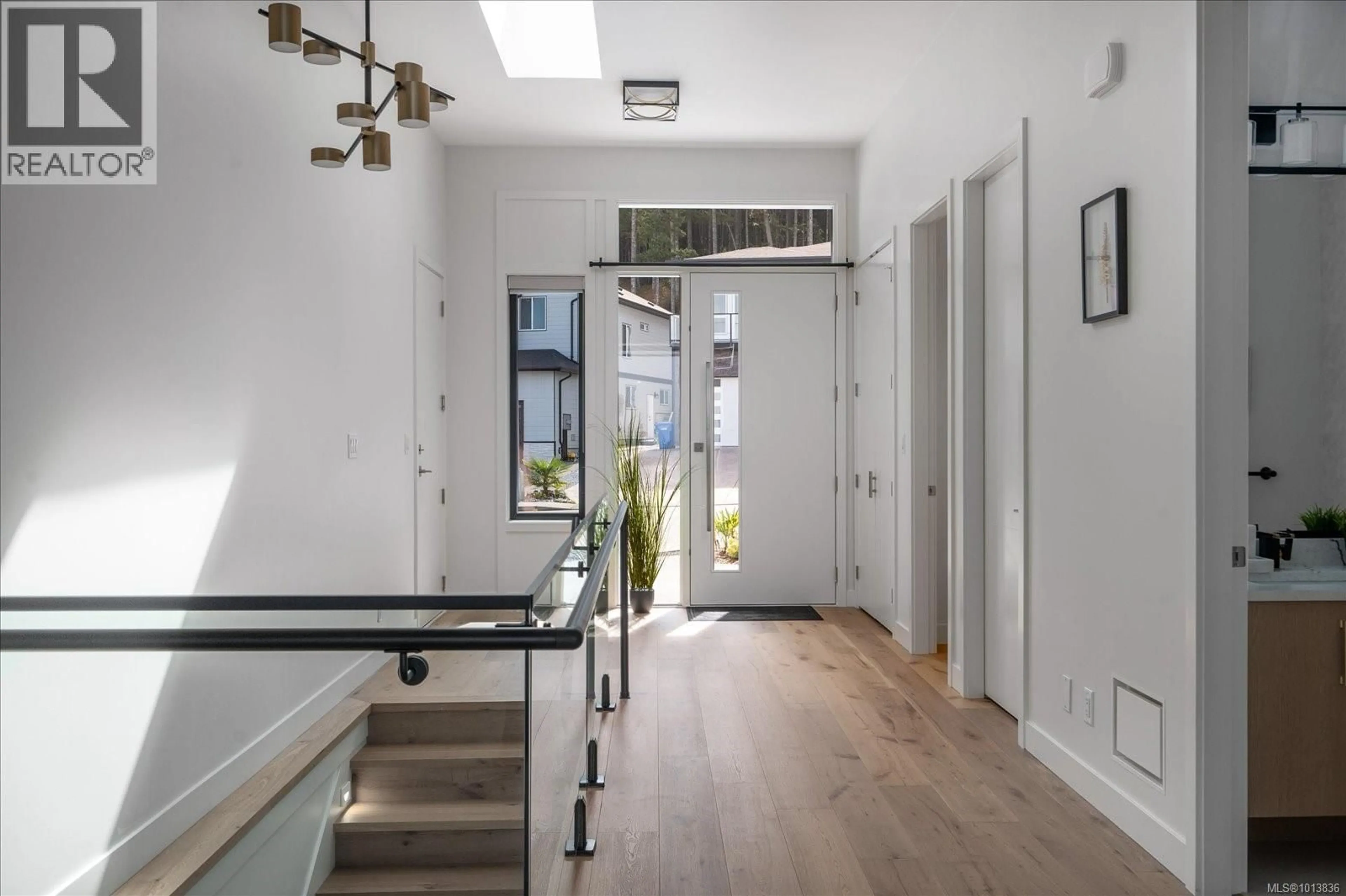 Indoor entryway for 4680 AMBIENCE DRIVE, Nanaimo British Columbia V9T0A7