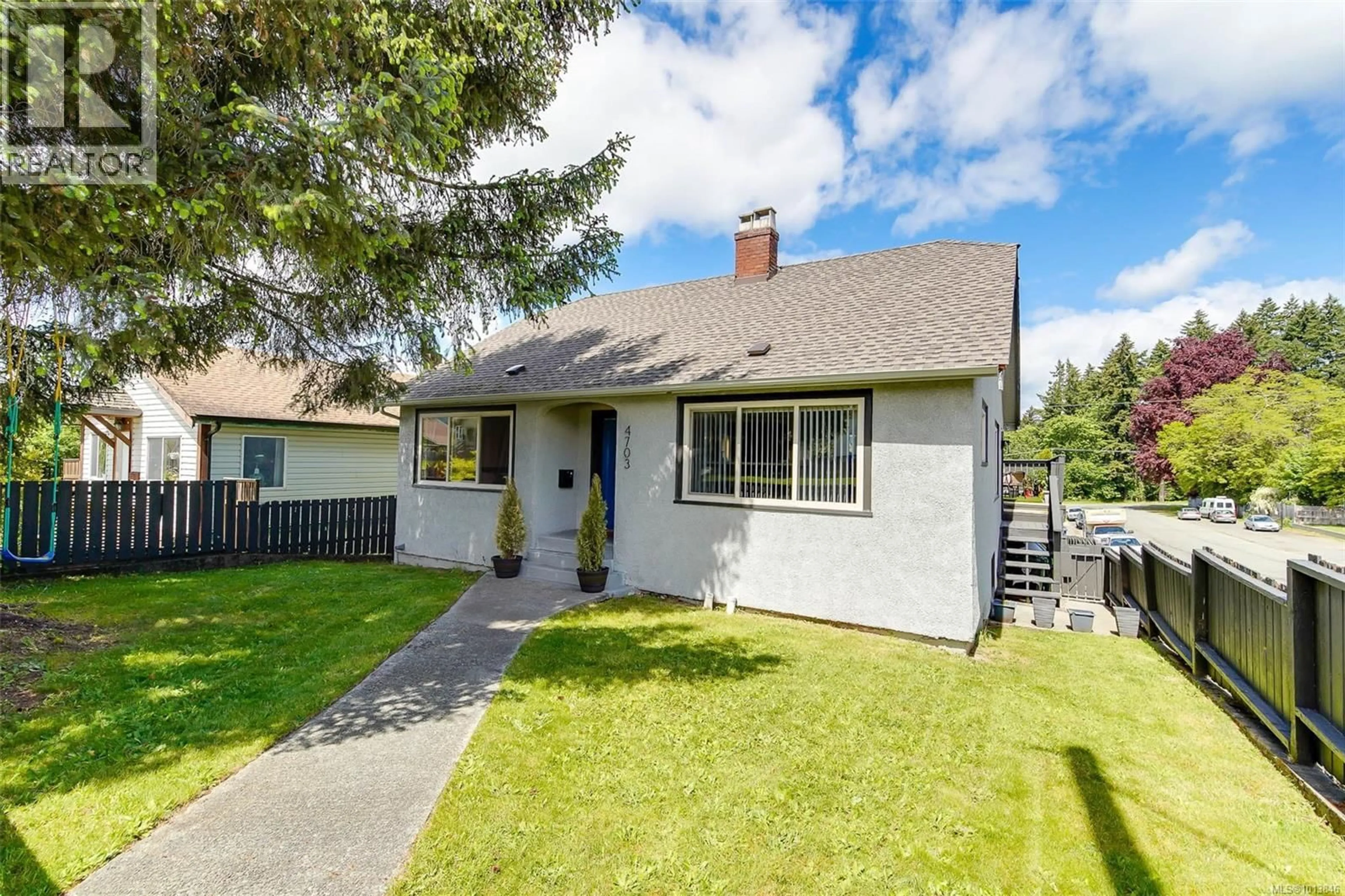 Home with vinyl exterior material, street for 4703 STRATHERN STREET, Port Alberni British Columbia V9Y3E8