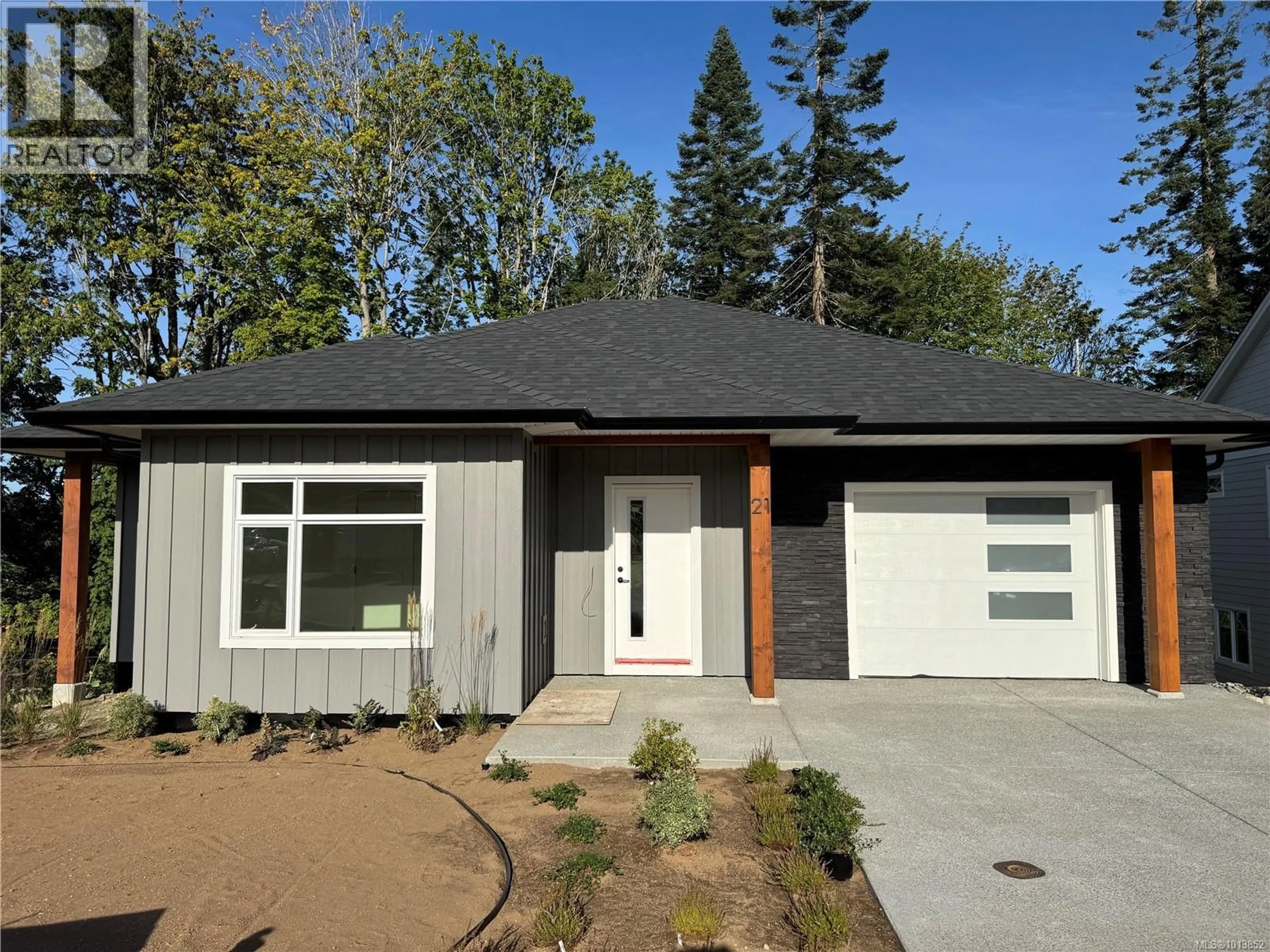 Home with brick exterior material, street for 21 - 1580 GLEN EAGLE DRIVE, Campbell River British Columbia V9W0B3