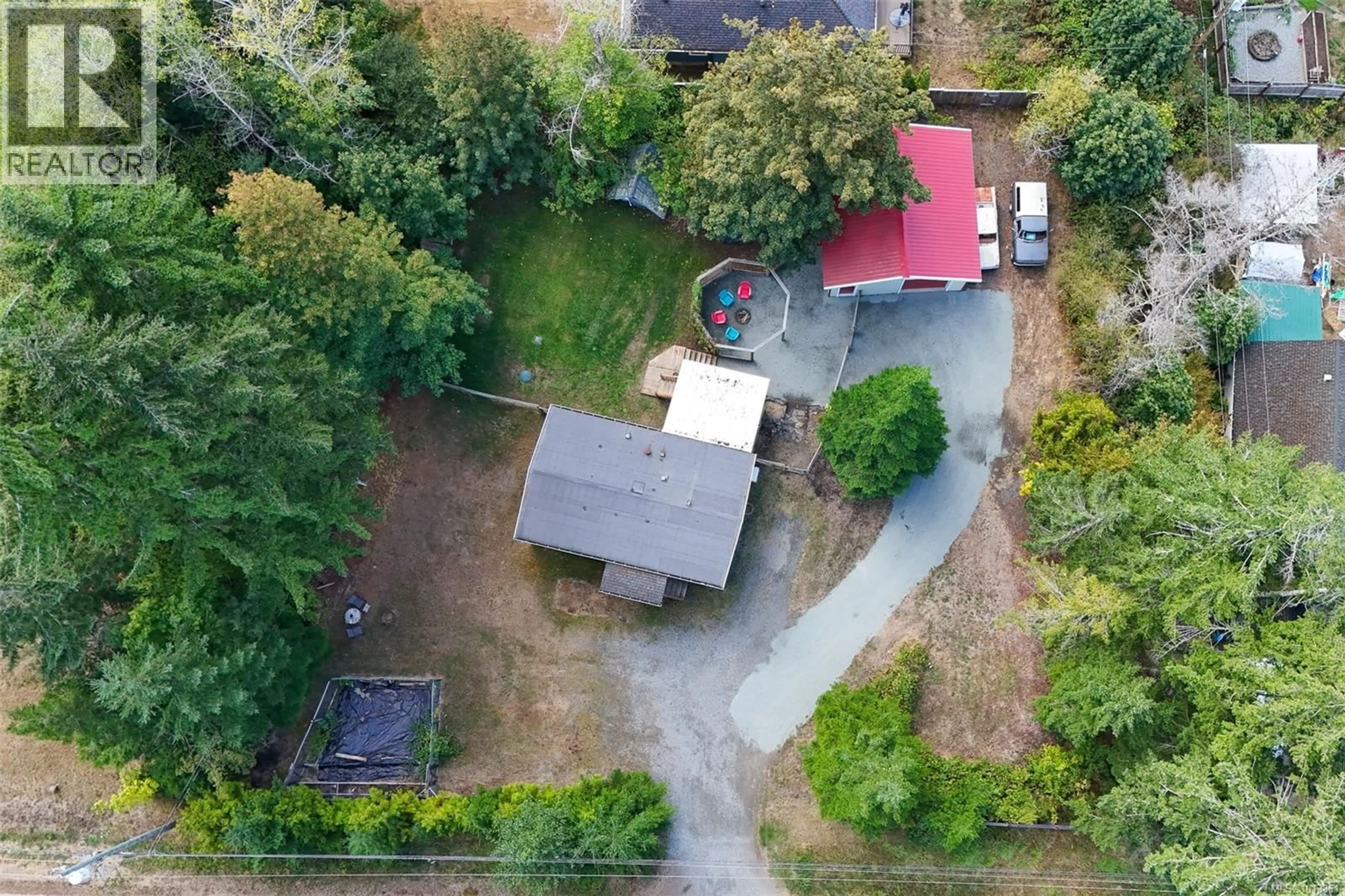 A pic from outside/outdoor area/front of a property/back of a property/a pic from drone, street for 2850 BURDE STREET, Port Alberni British Columbia V9Y7M4