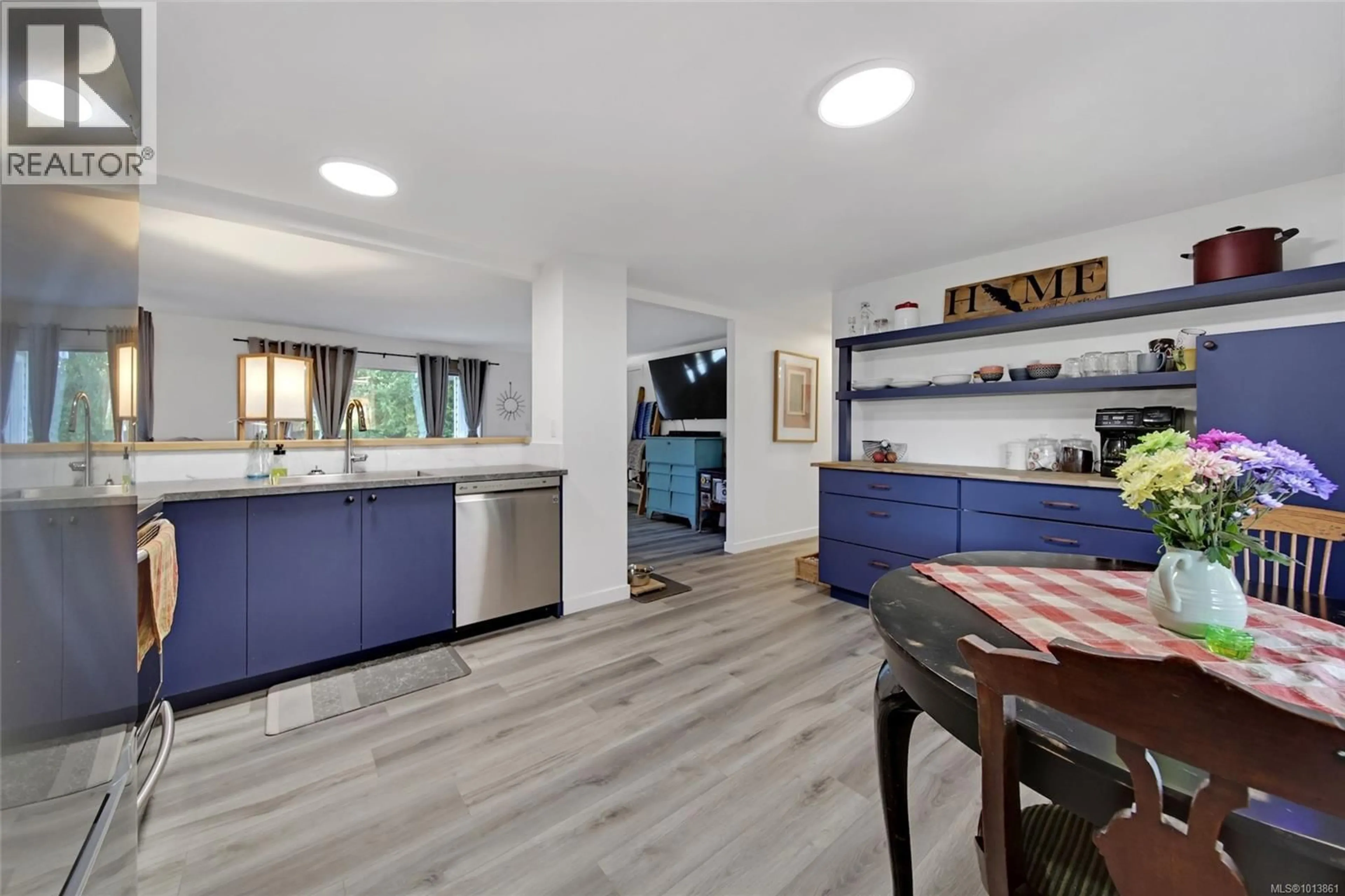Open concept kitchen, unknown for 2850 BURDE STREET, Port Alberni British Columbia V9Y7M4