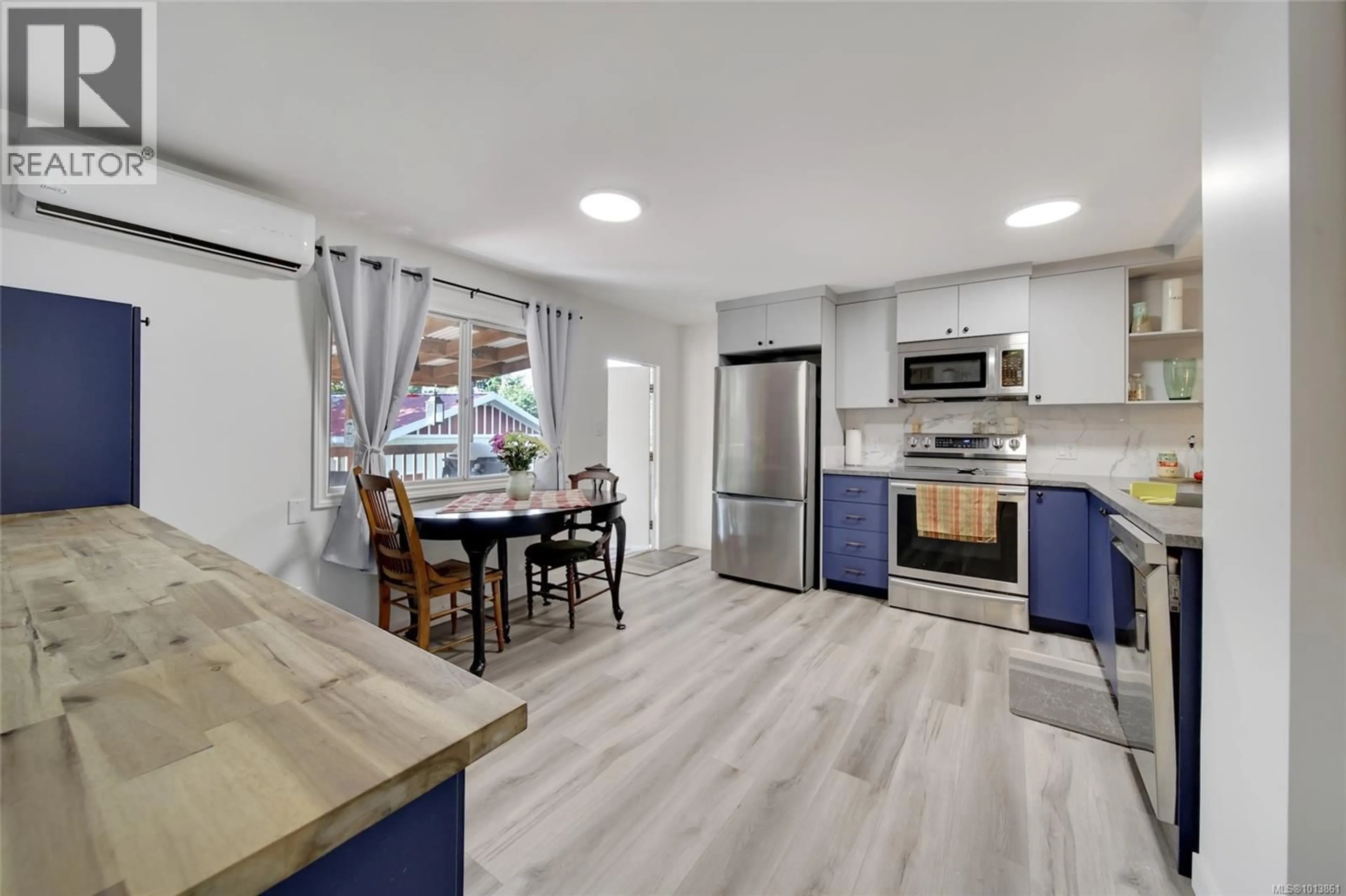 Open concept kitchen, ceramic/tile floor for 2850 BURDE STREET, Port Alberni British Columbia V9Y7M4