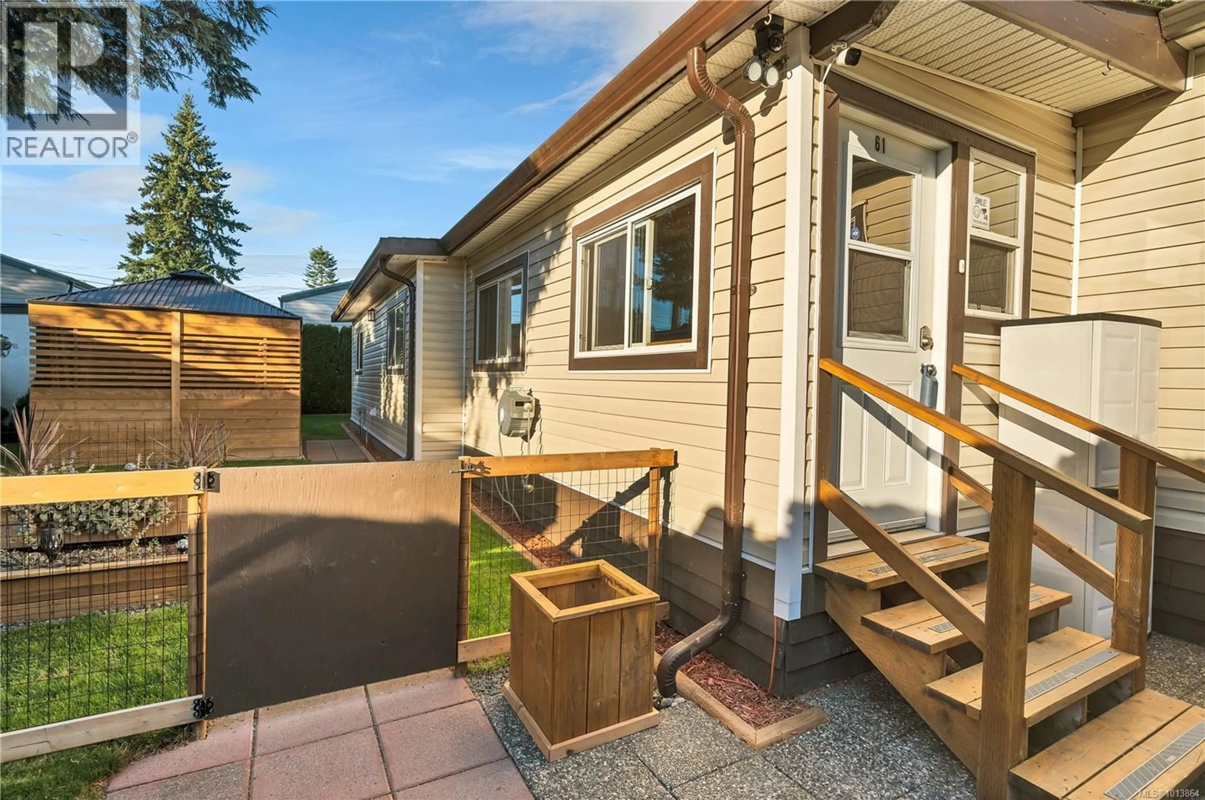Patio, street for 61 - 2520 QUINSAM ROAD, Campbell River British Columbia V9W4N4