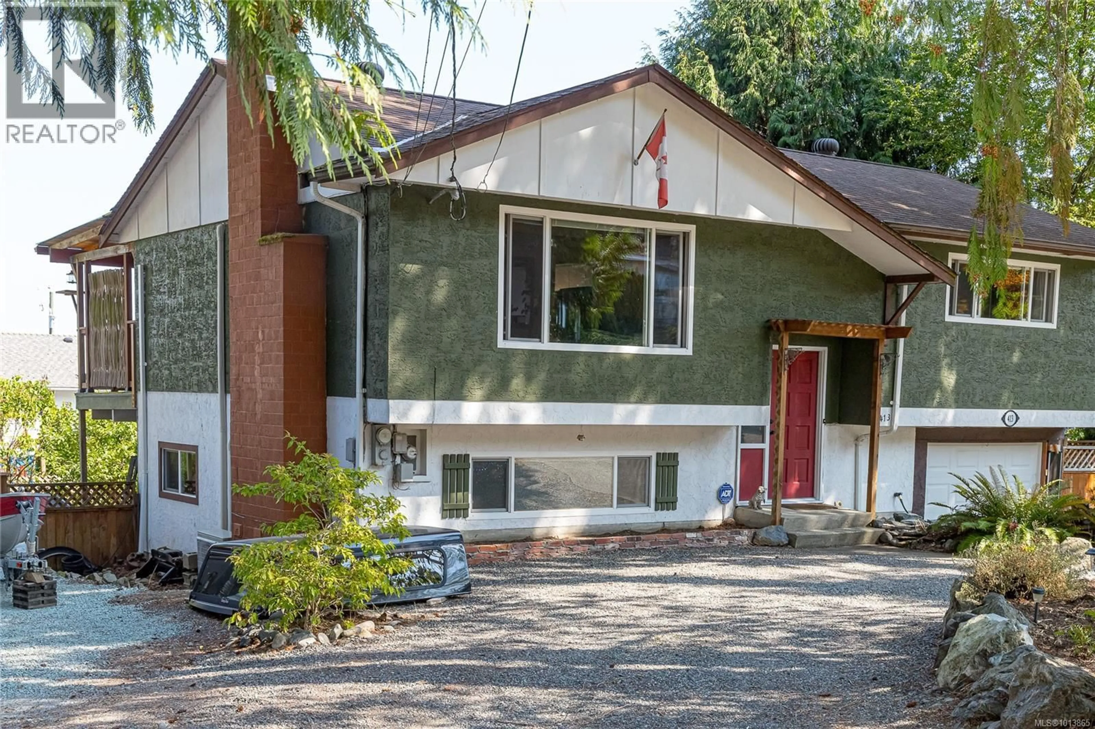 Home with vinyl exterior material, street for 413 PARKHILL TERRACE, Ladysmith British Columbia V9G1V3