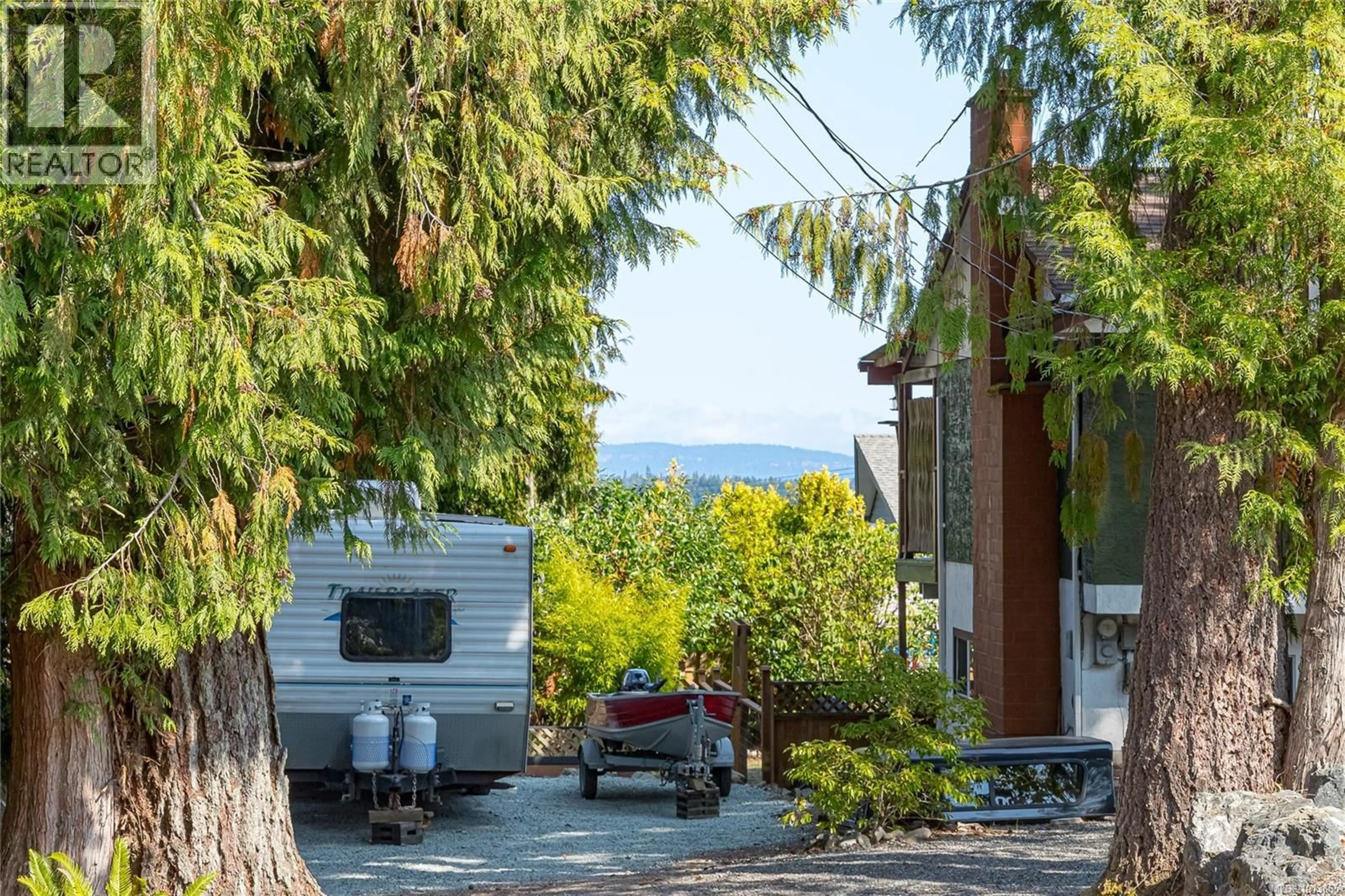 Patio, street for 413 PARKHILL TERRACE, Ladysmith British Columbia V9G1V3