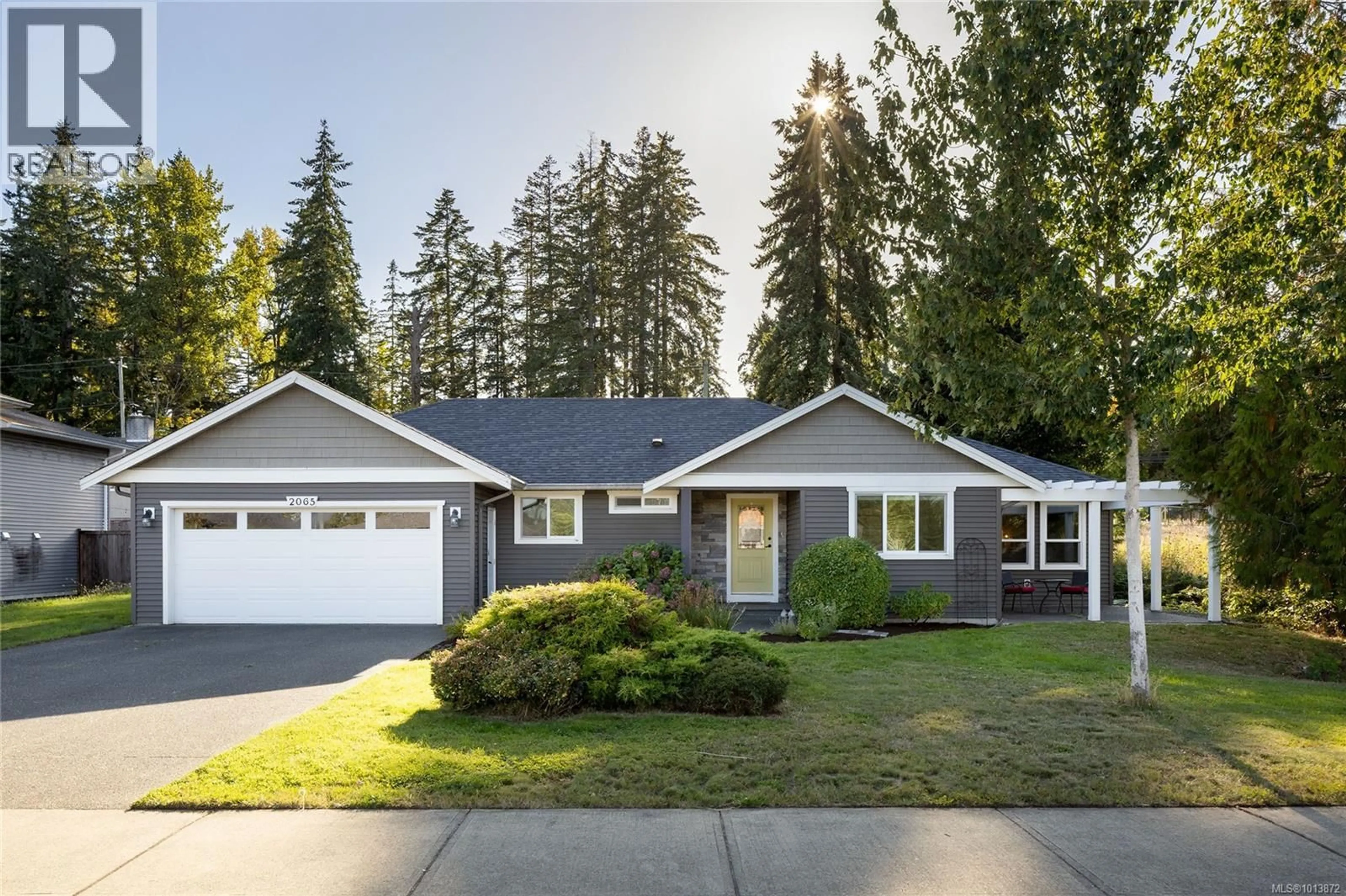 Home with vinyl exterior material, street for 2065 MORELLO PLACE, Courtenay British Columbia V9N9C9