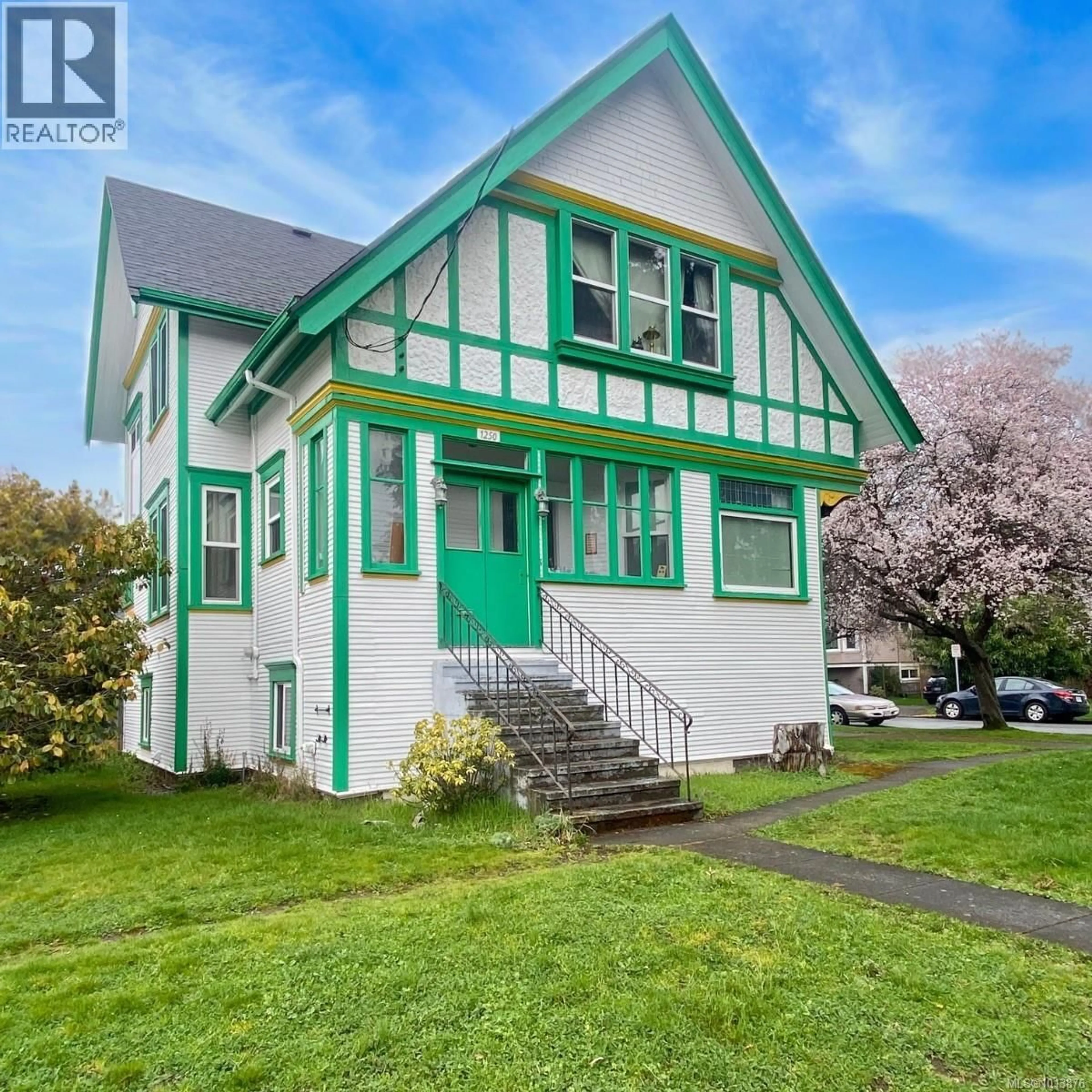 Home with vinyl exterior material, street for 1250 FAIRFIELD ROAD, Victoria British Columbia V8V3B5